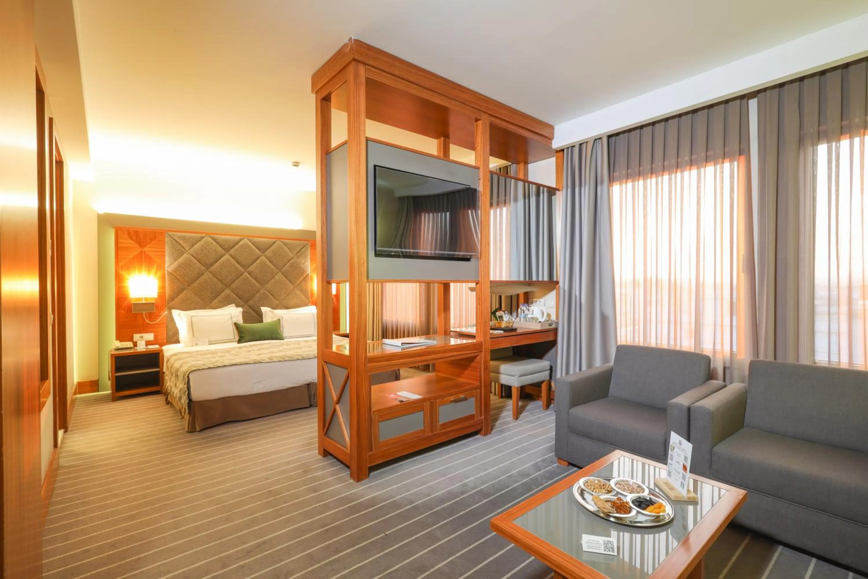 Photo of the whole room, Bed in Tugcan Hotel