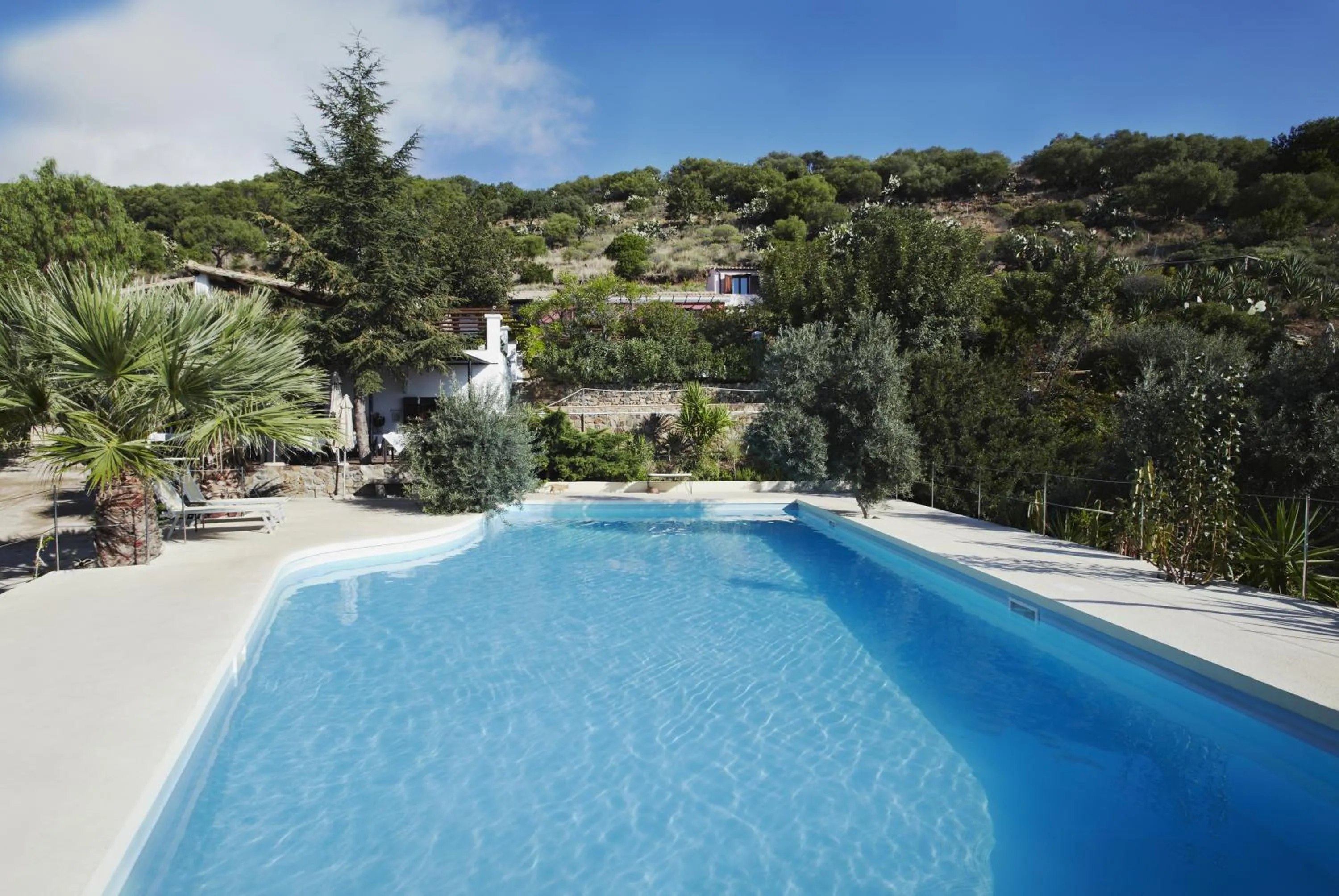 Swimming pool in Hotel Rio Molas