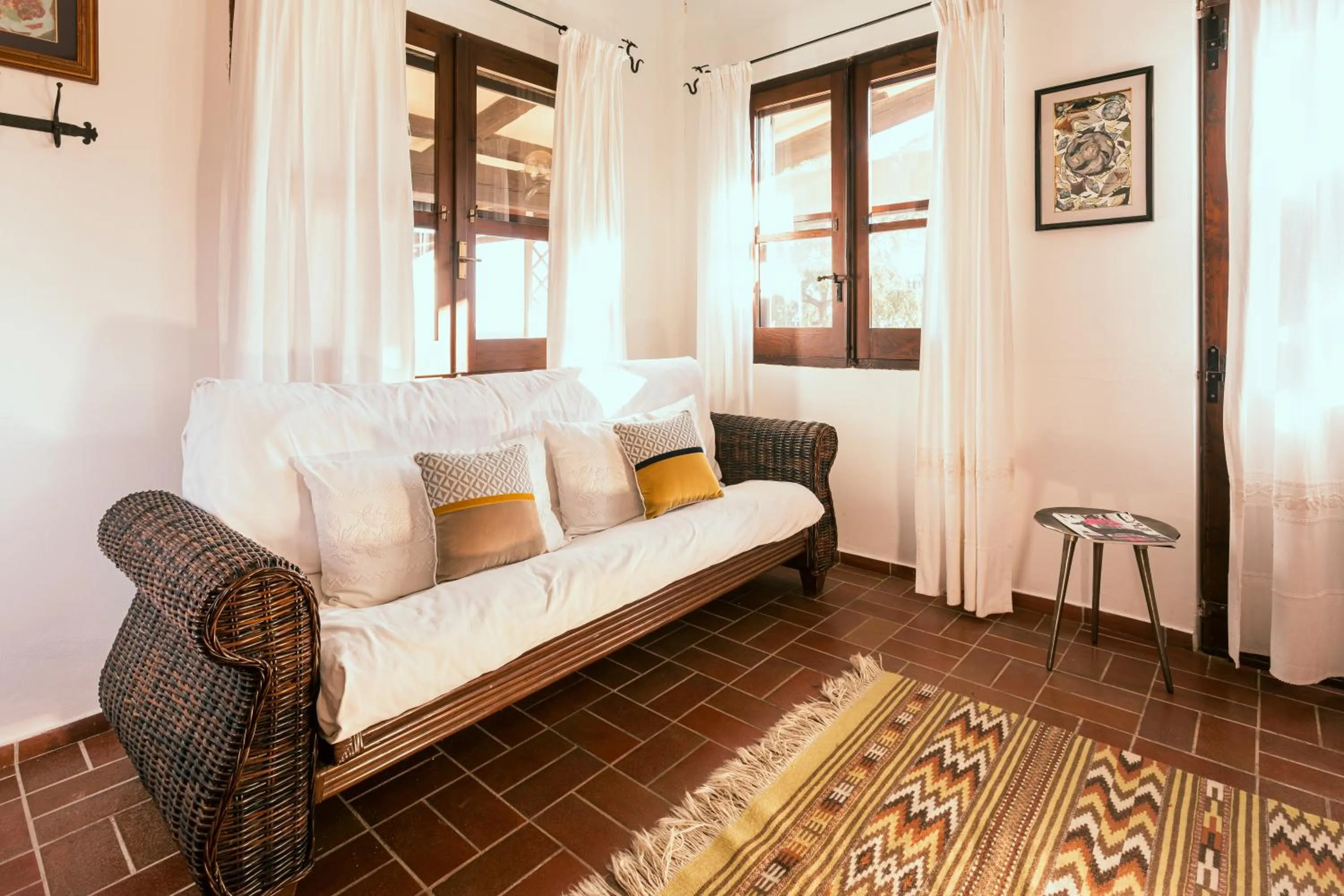 Seating area, Bed in Hotel Rio Molas