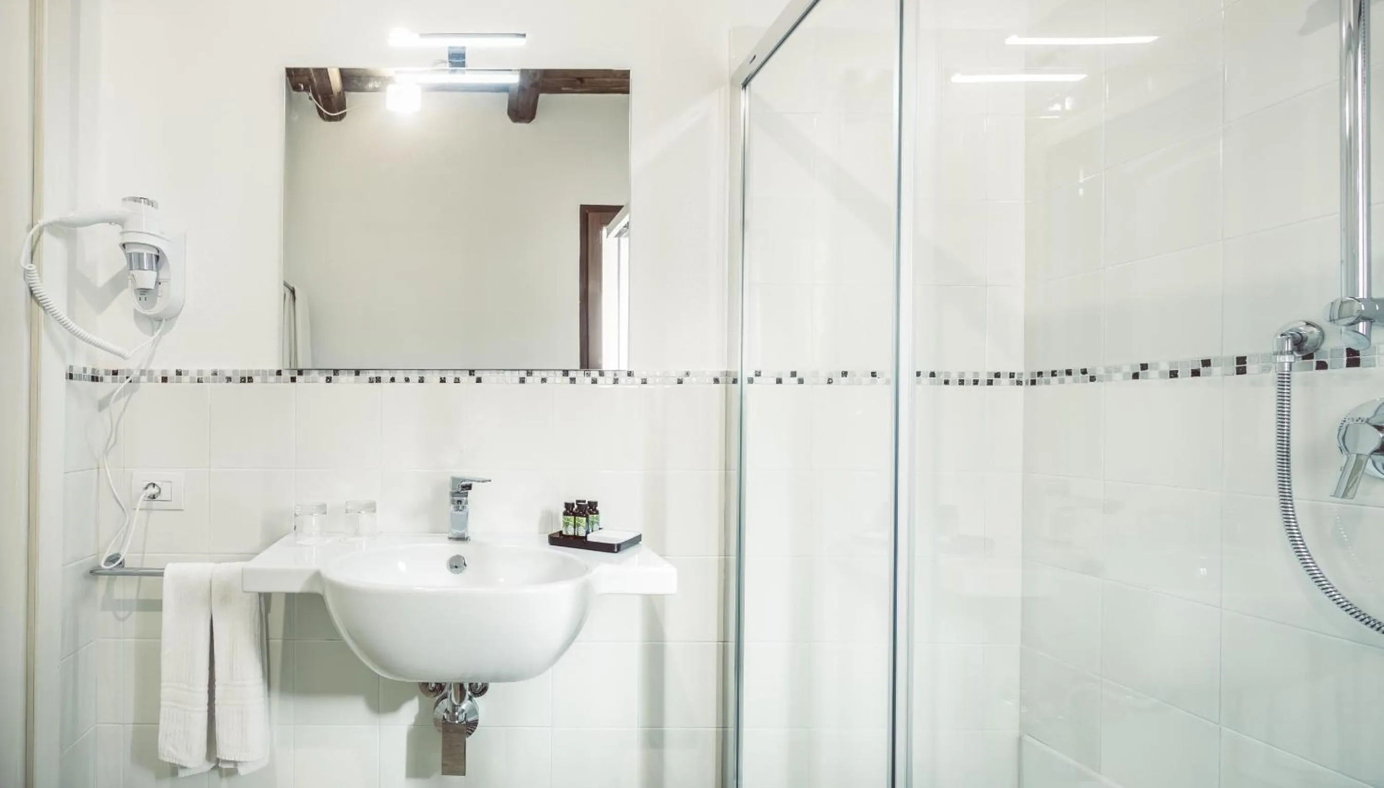 Bathroom in Hotel Rio Molas