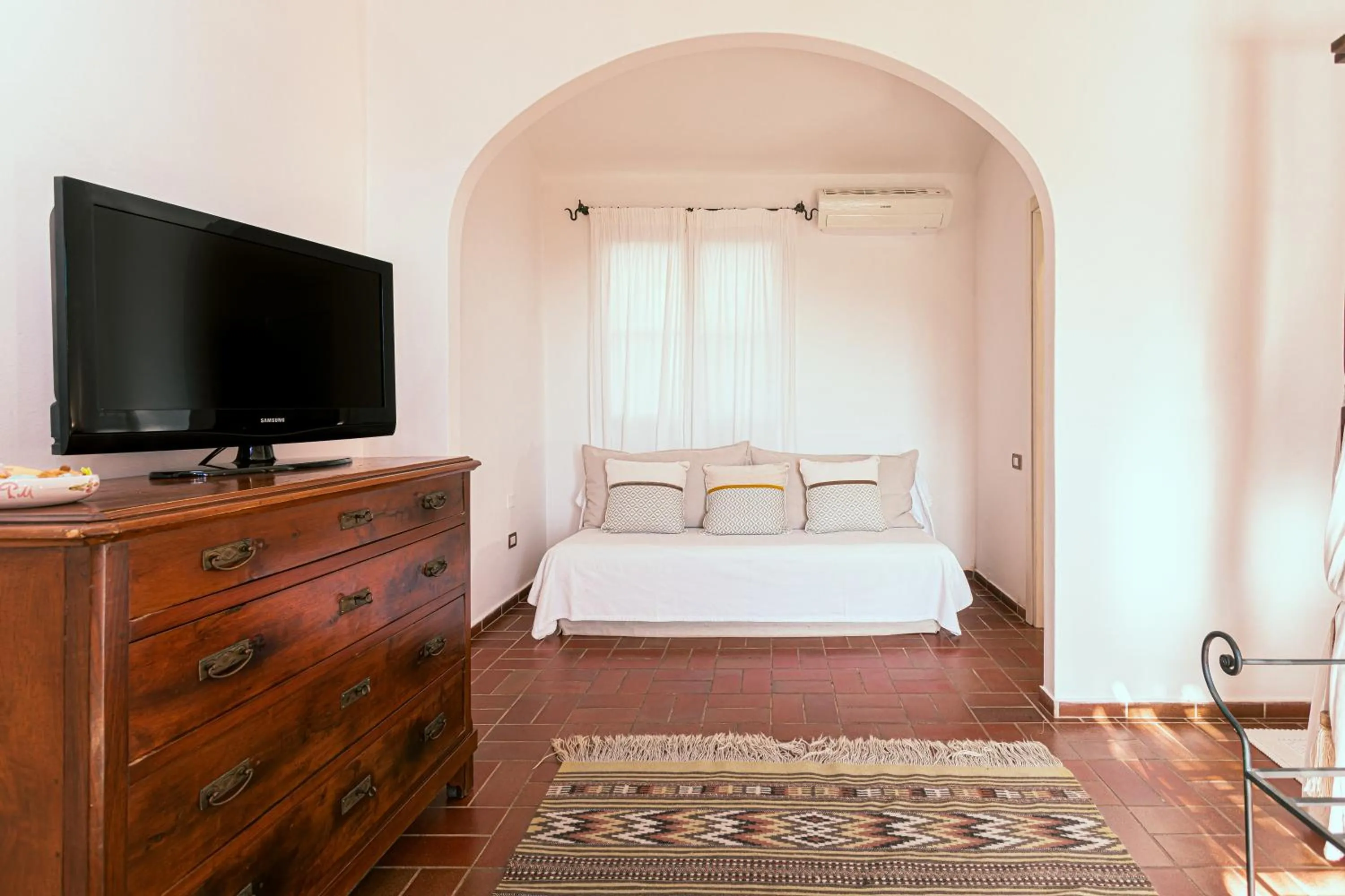 TV and multimedia, Bed in Hotel Rio Molas