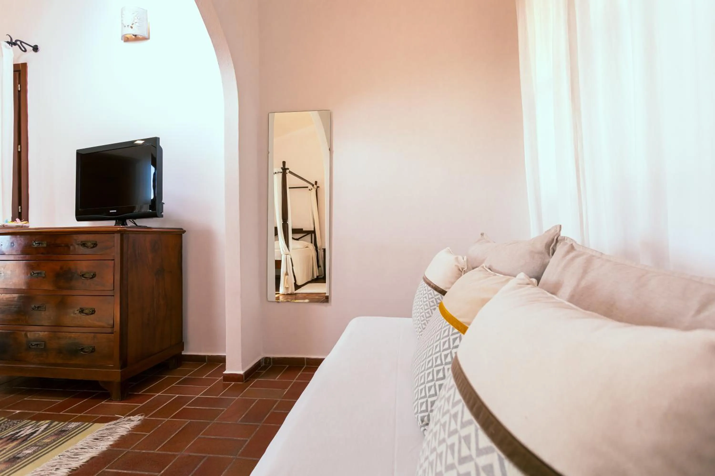 Bedroom, Bed in Hotel Rio Molas