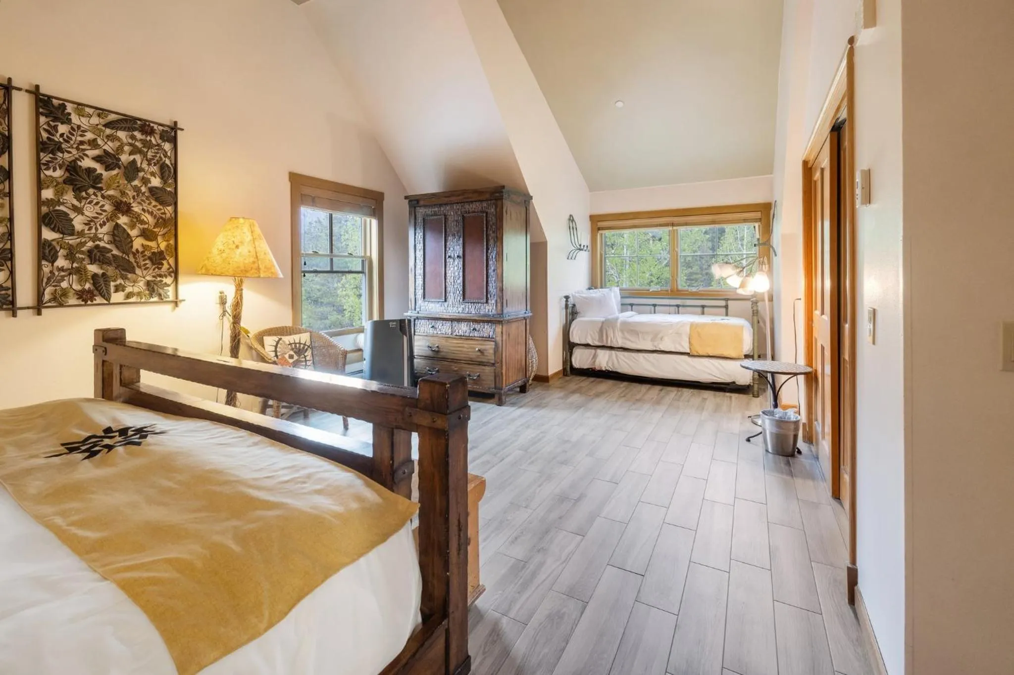 Bedroom, Bed in Jackpine & Black Bear Condos by Vail Resorts