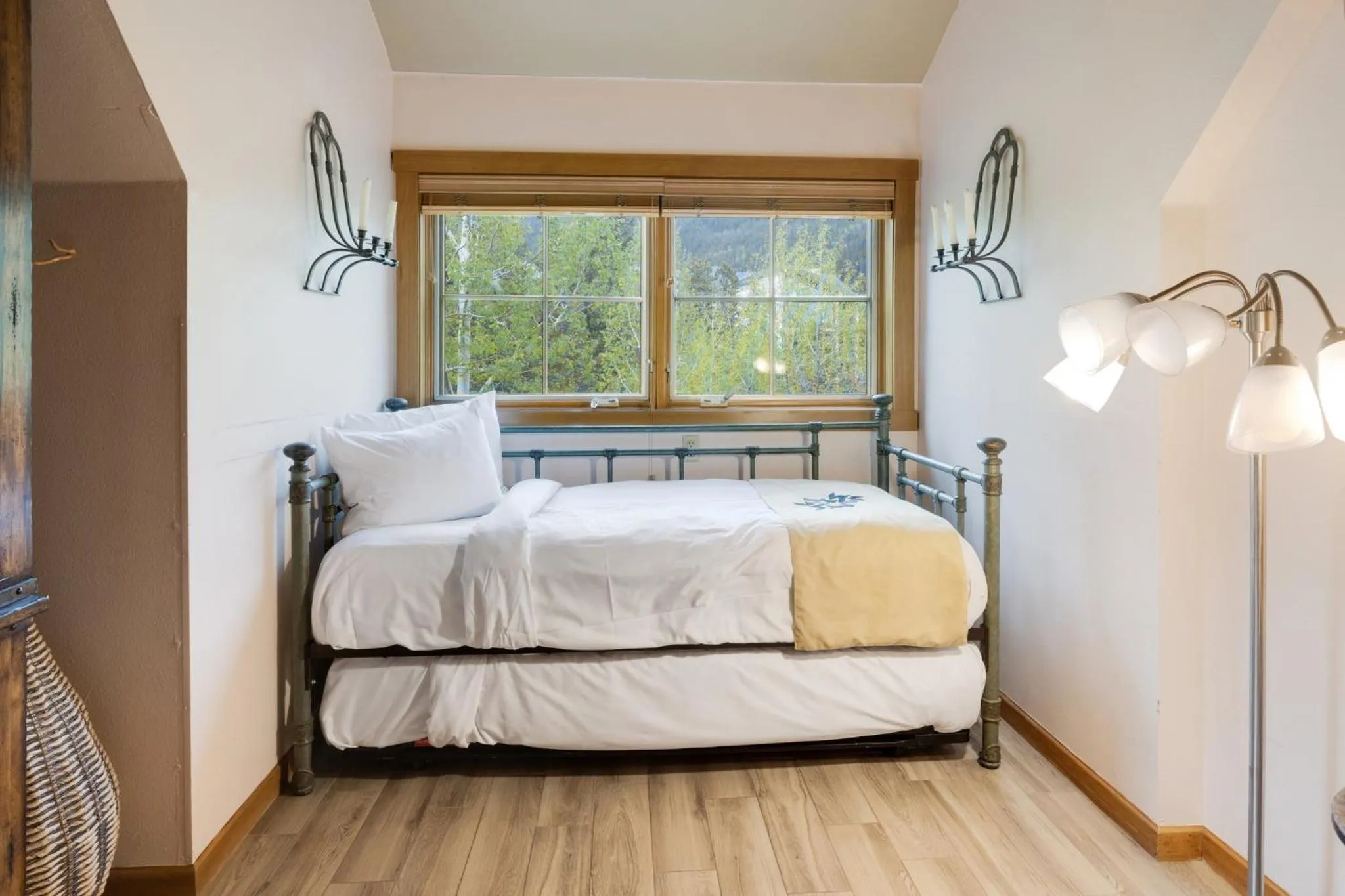 Bedroom, Bed in Jackpine & Black Bear Condos by Vail Resorts
