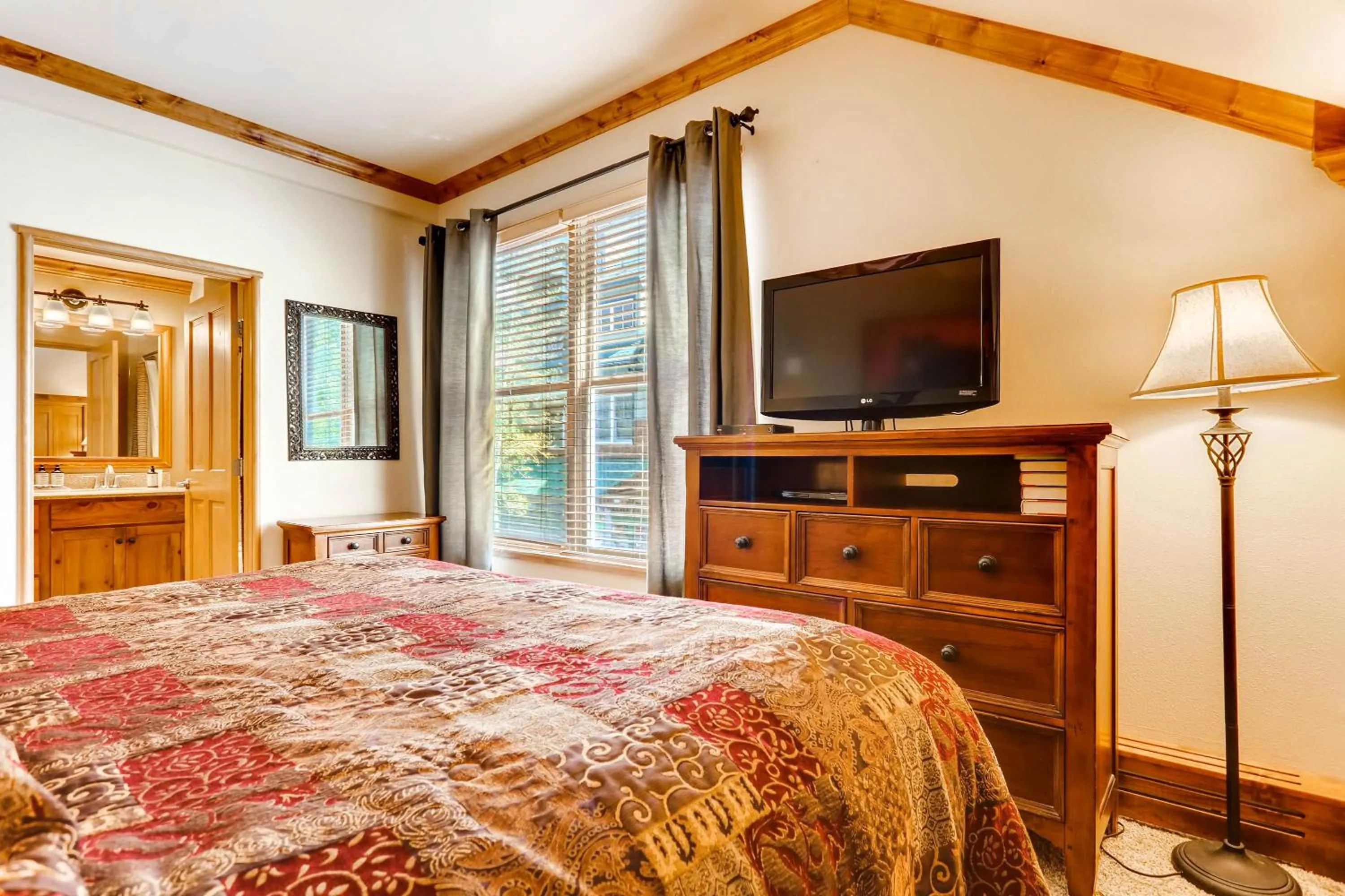 Bed in Jackpine & Black Bear Condos by Vail Resorts