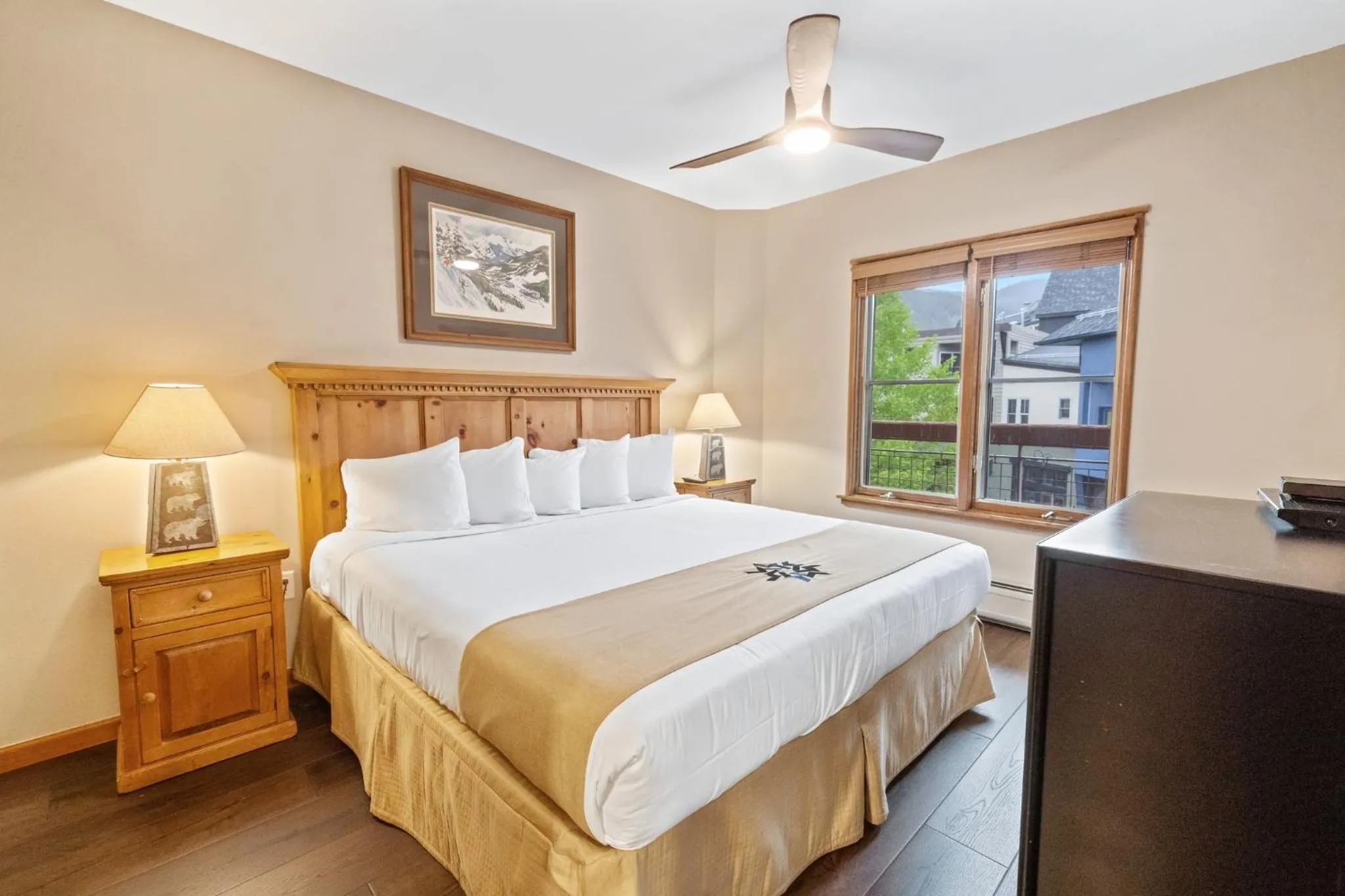 Bedroom, Bed in Jackpine & Black Bear Condos by Vail Resorts