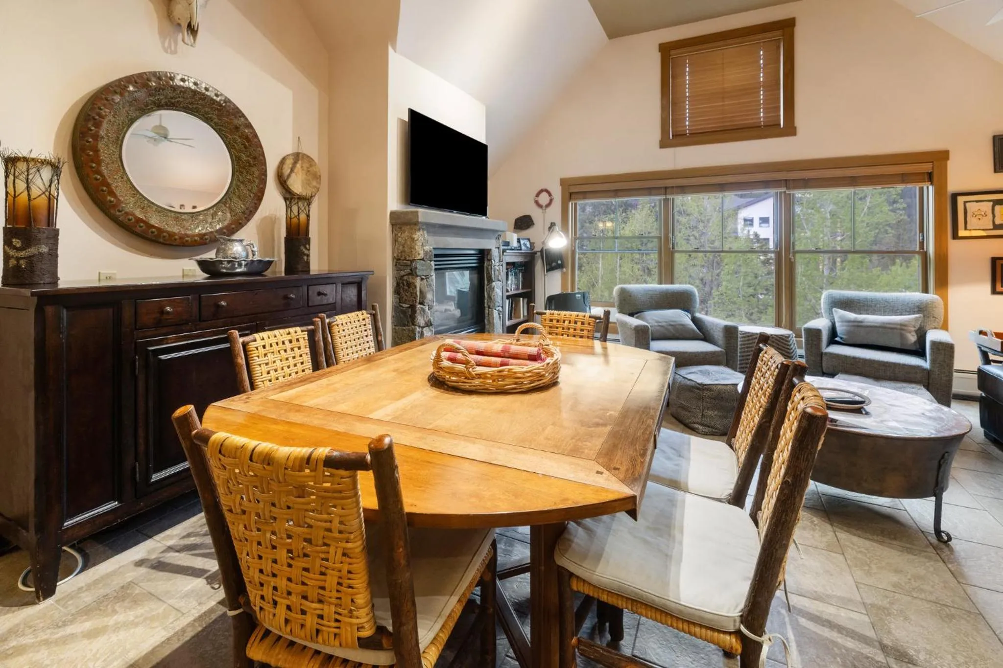 Restaurant/places to eat in Jackpine & Black Bear Condos by Vail Resorts