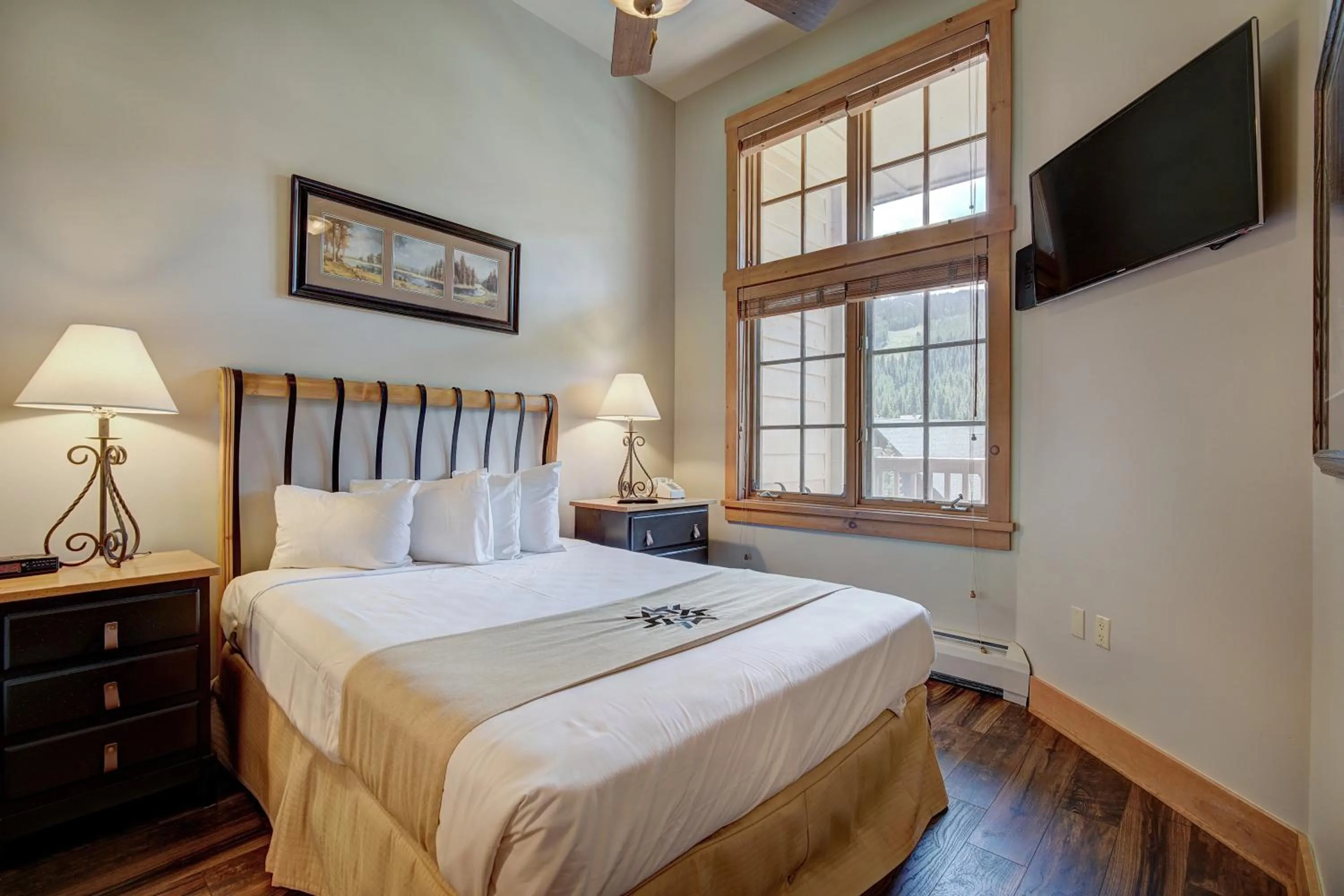 Bedroom, Bed in Expedition Station Condos by Vail Resorts