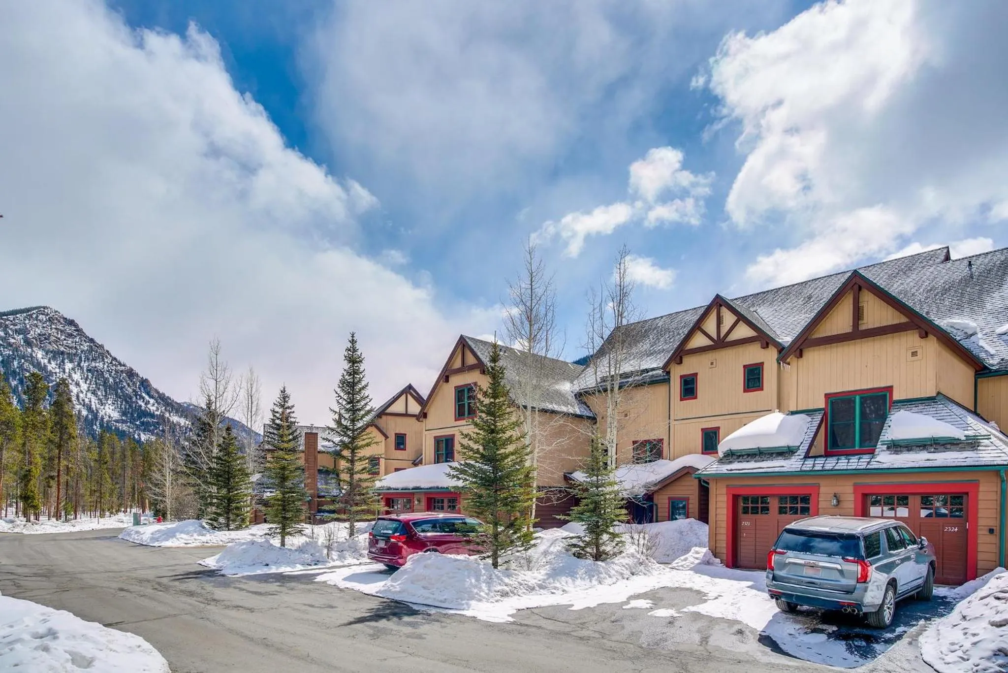 Property building in Red Hawk, A Vail Resorts Property