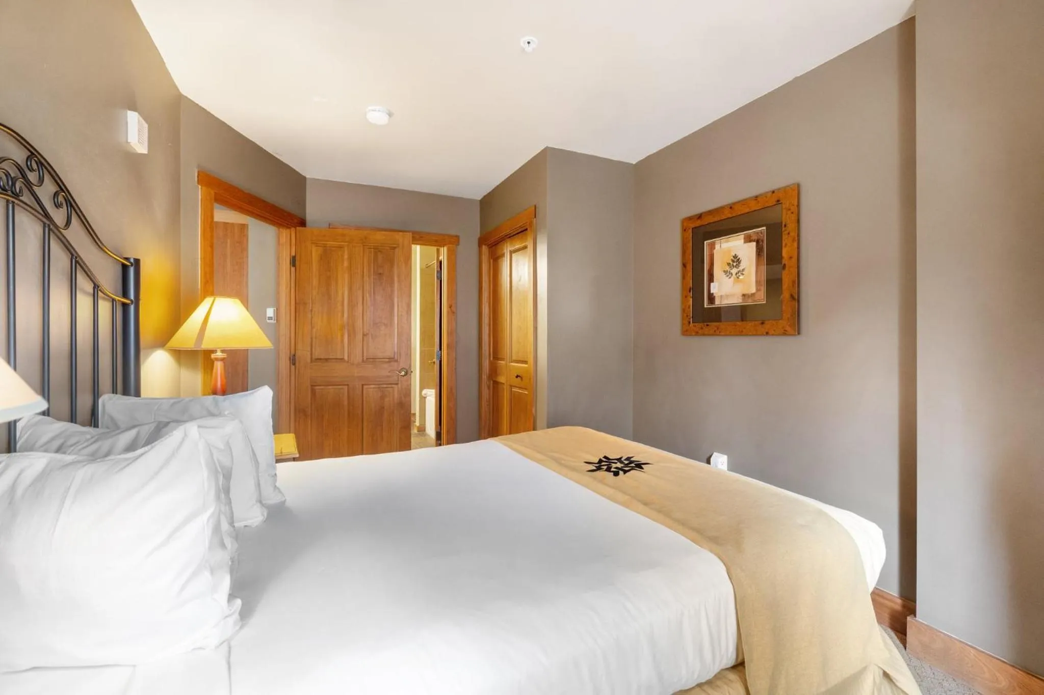 Bedroom, Bed in Red Hawk, A Vail Resorts Property