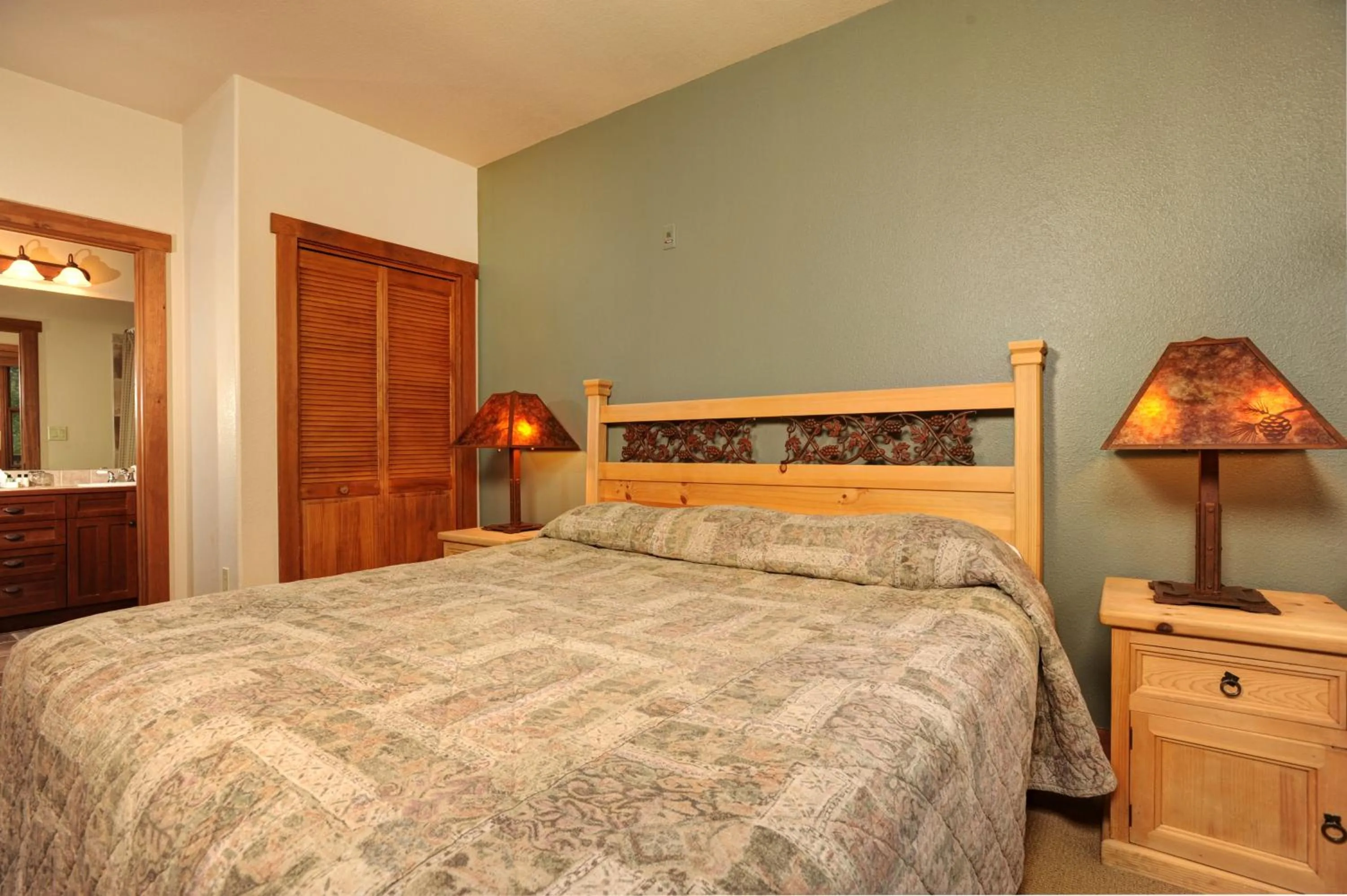 Bed in Red Hawk, A Vail Resorts Property