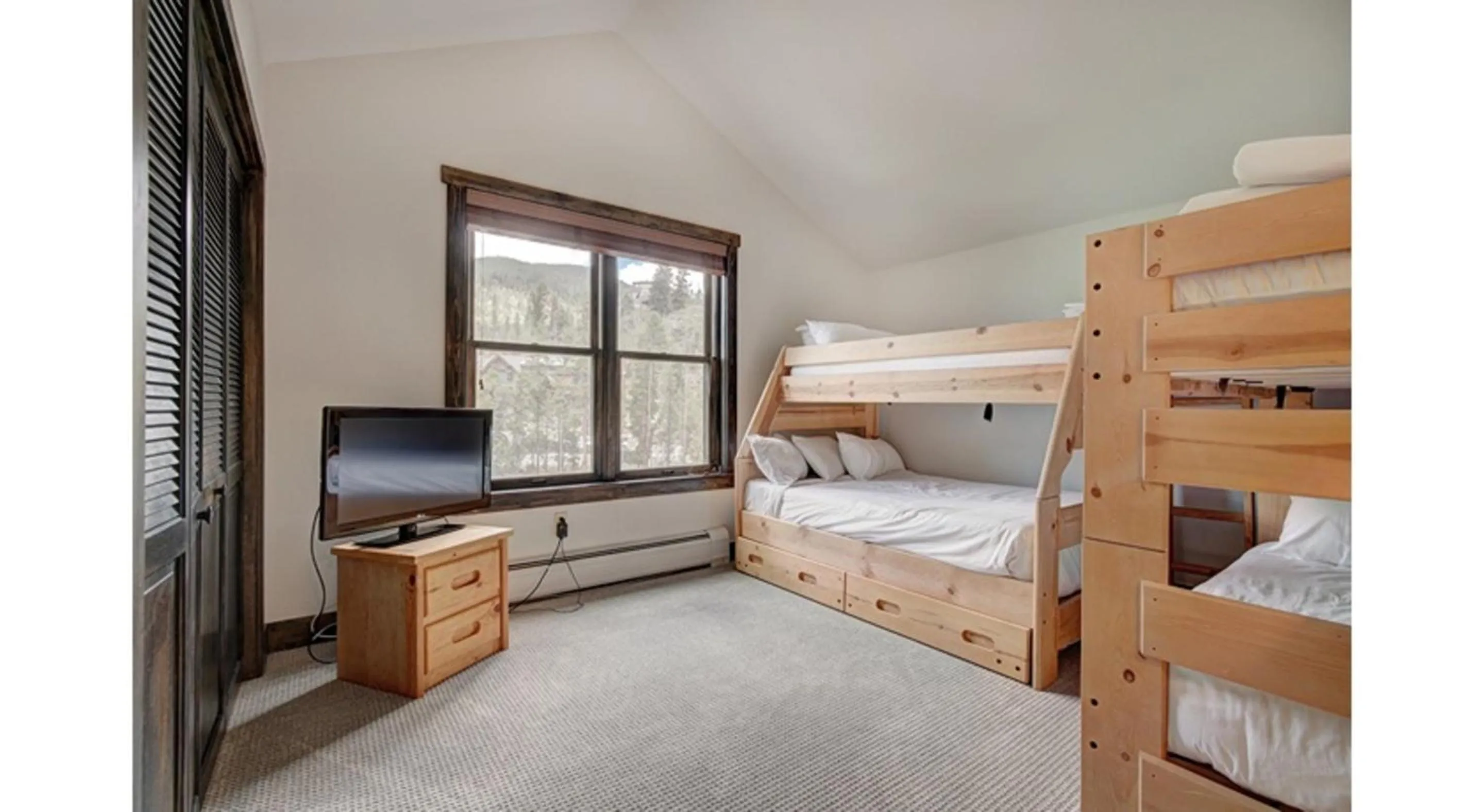 Bed in Red Hawk, A Vail Resorts Property