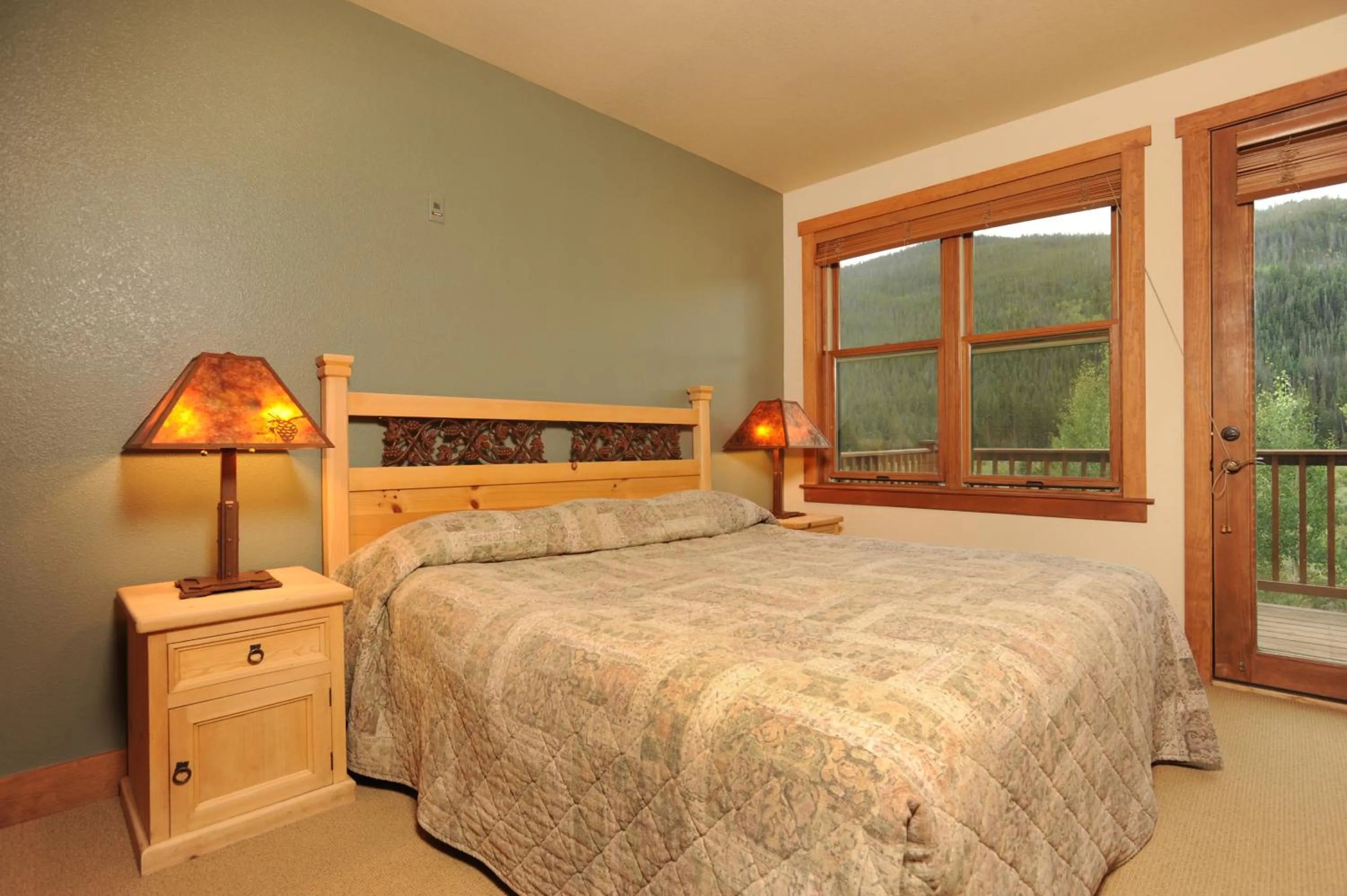 Bed in Red Hawk, A Vail Resorts Property