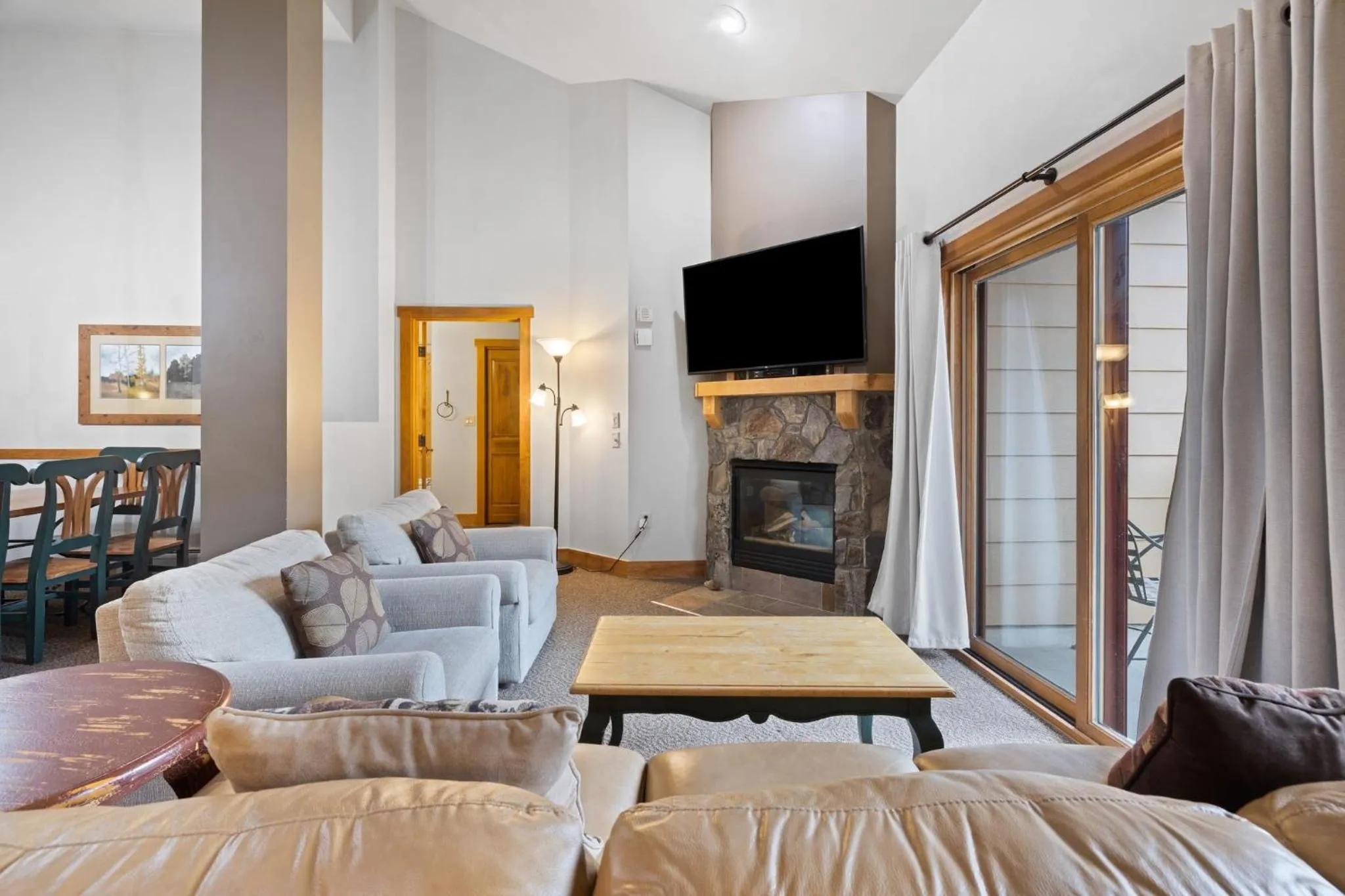 Living room, Bed in Red Hawk, A Vail Resorts Property