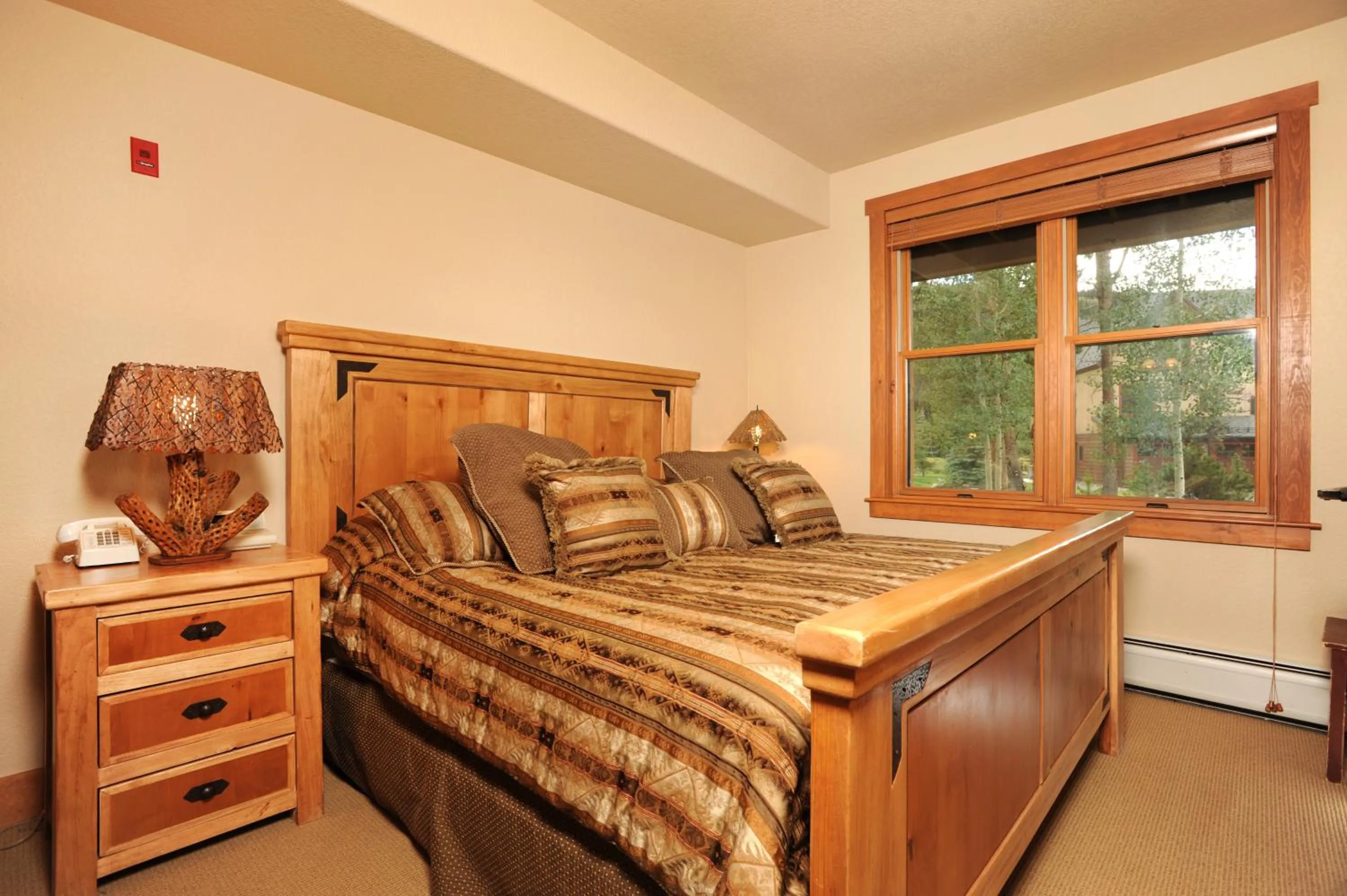 Bed in Red Hawk, A Vail Resorts Property