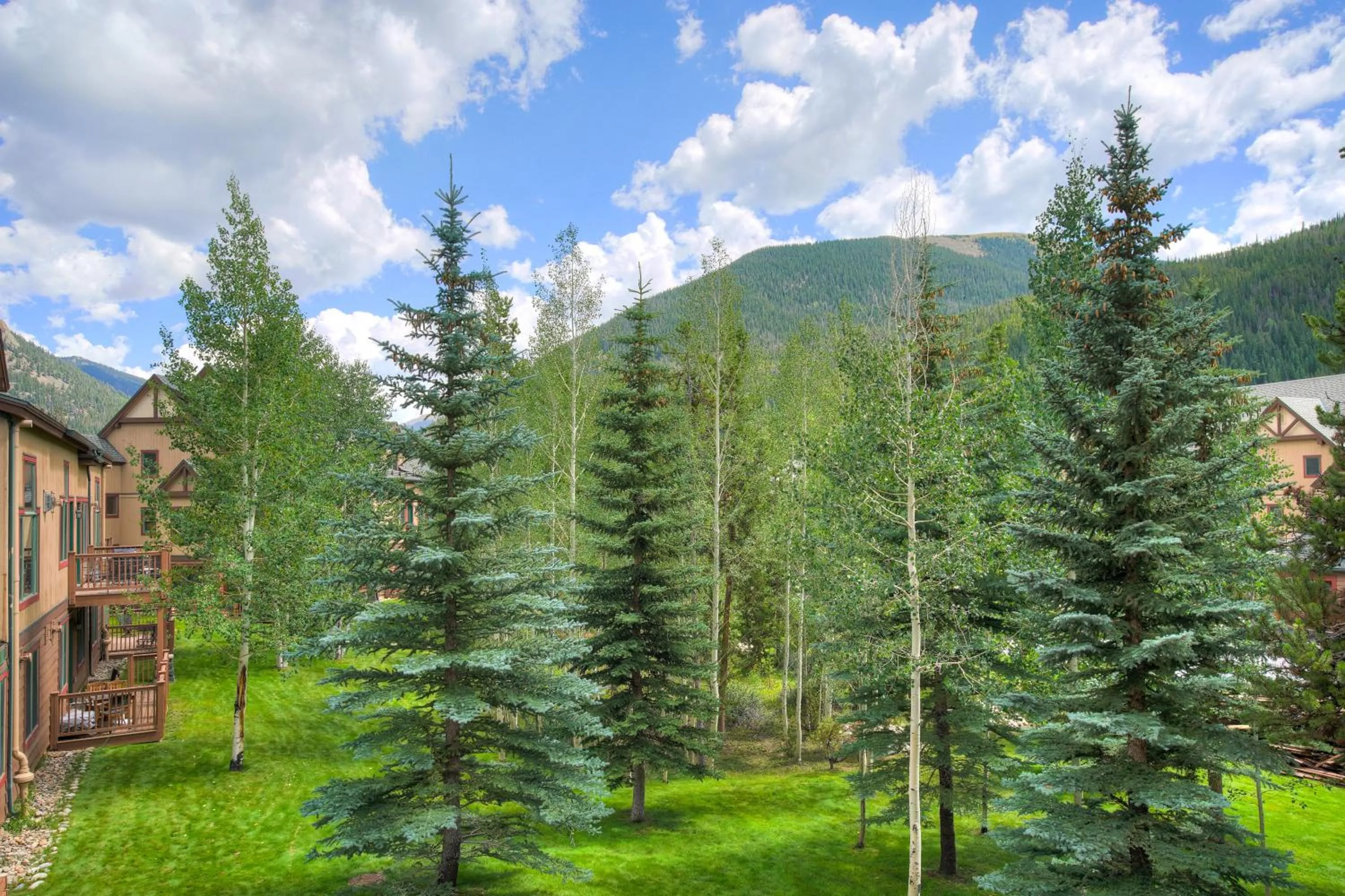 Property building in Red Hawk, A Vail Resorts Property