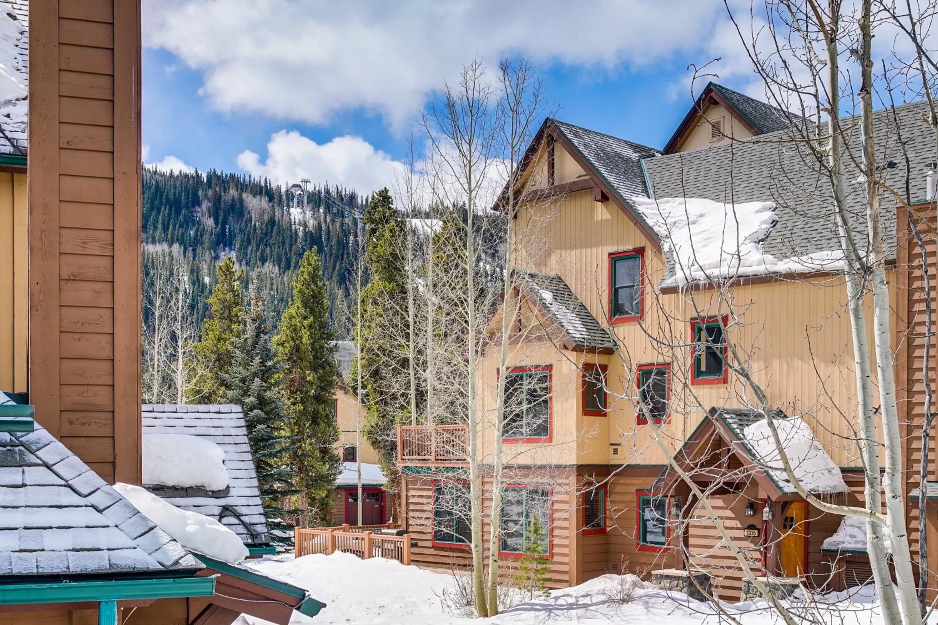 Property building in Red Hawk, A Vail Resorts Property