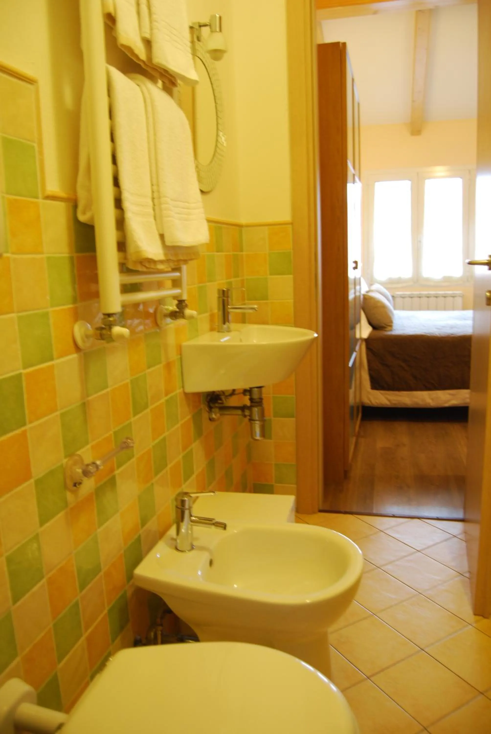 Bathroom in Burlamacco Gold