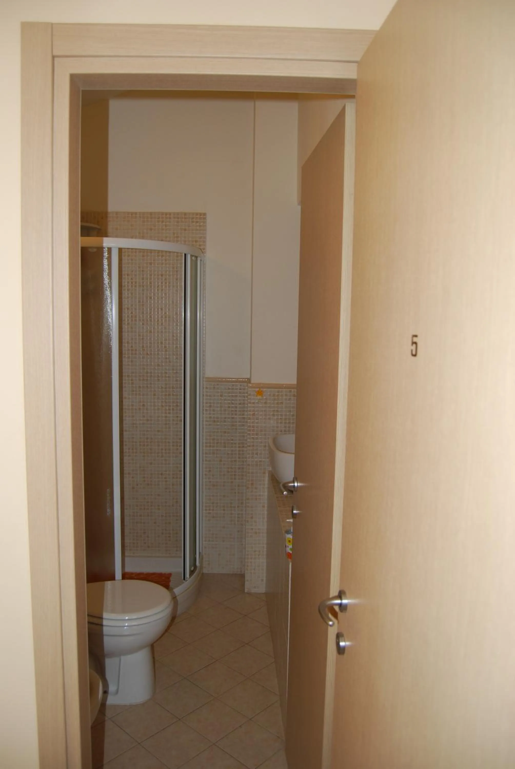 Bathroom in Burlamacco Gold