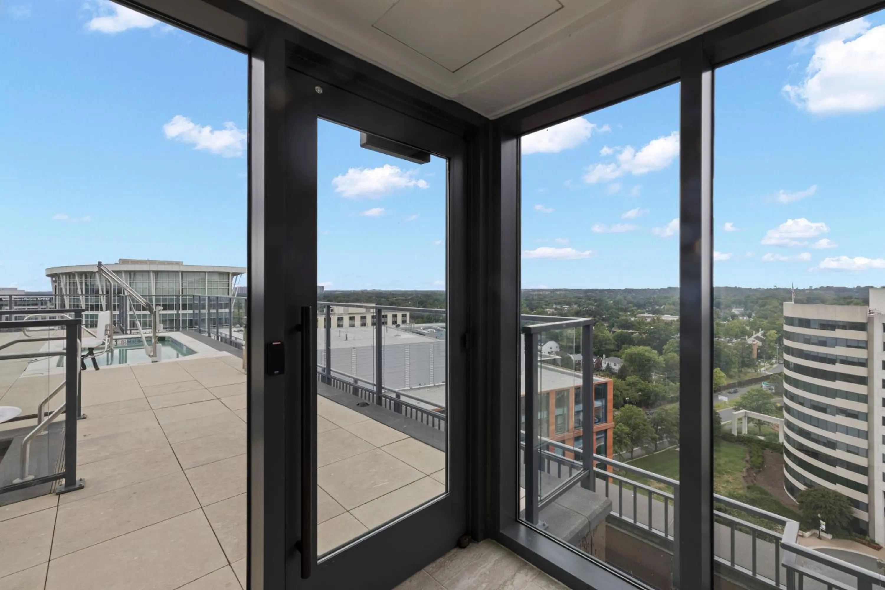 Area and facilities in Placemakr Marymount Ballston