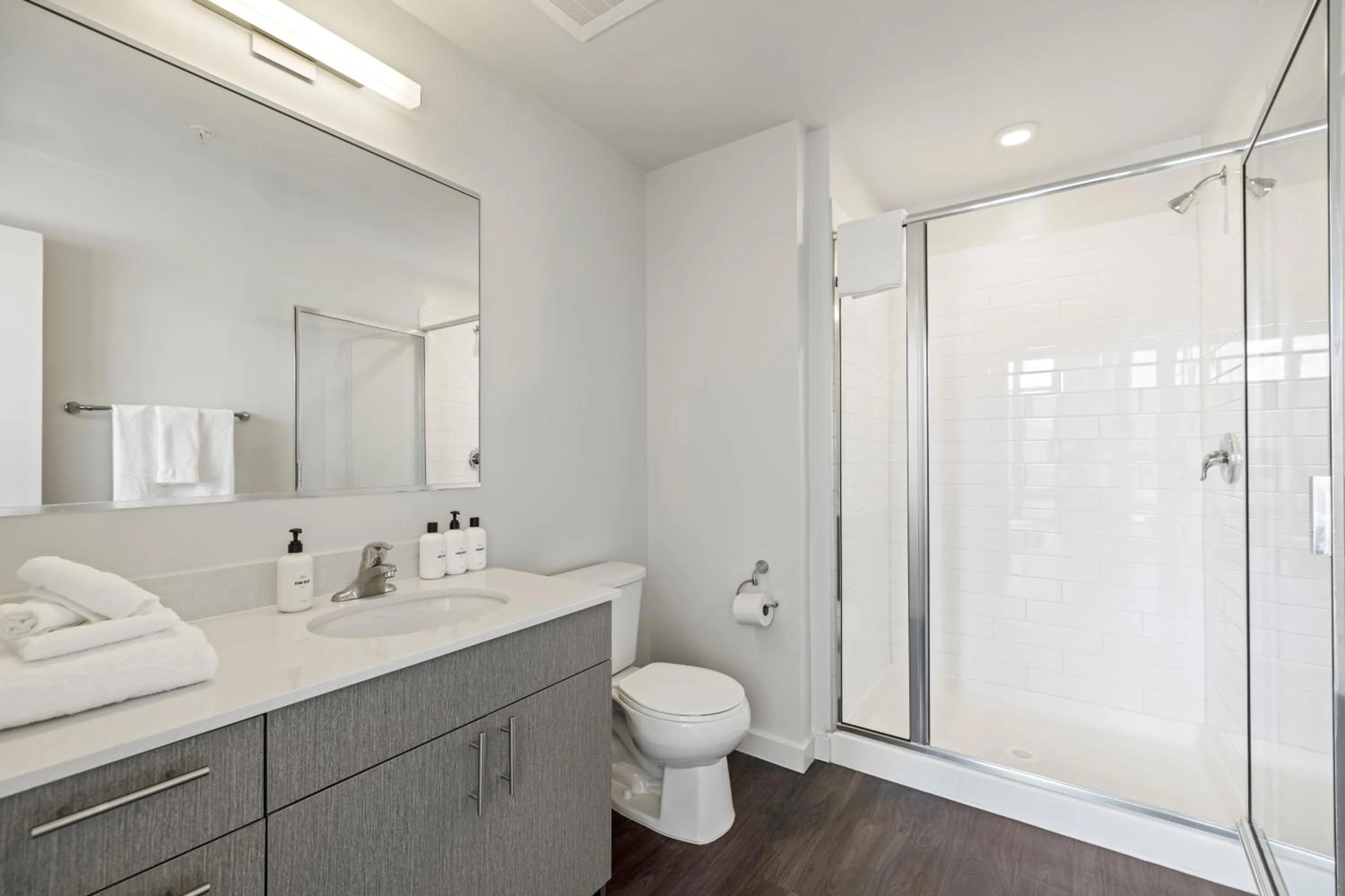 Bathroom in Placemakr Marymount Ballston