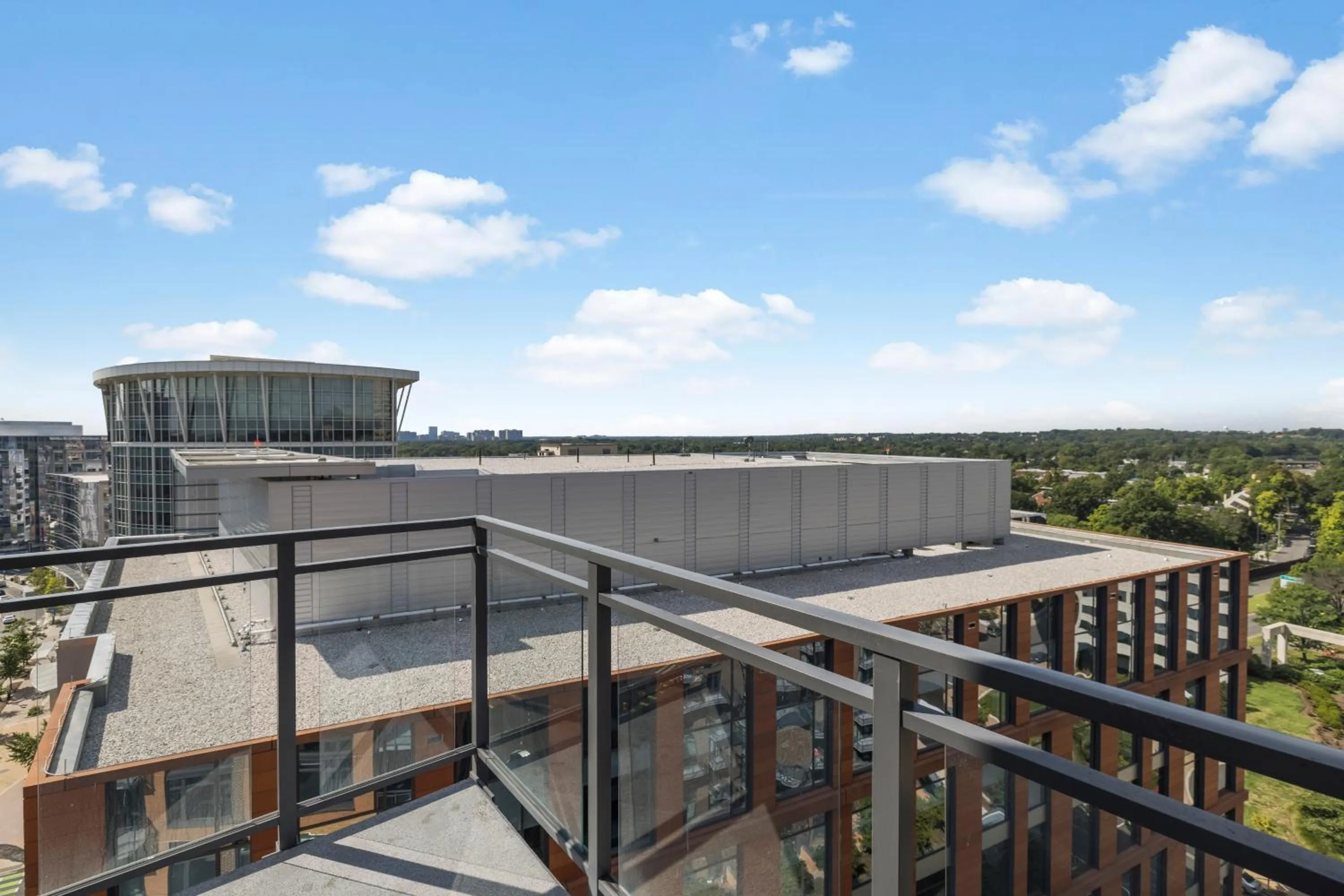 Balcony/Terrace in Placemakr Marymount Ballston