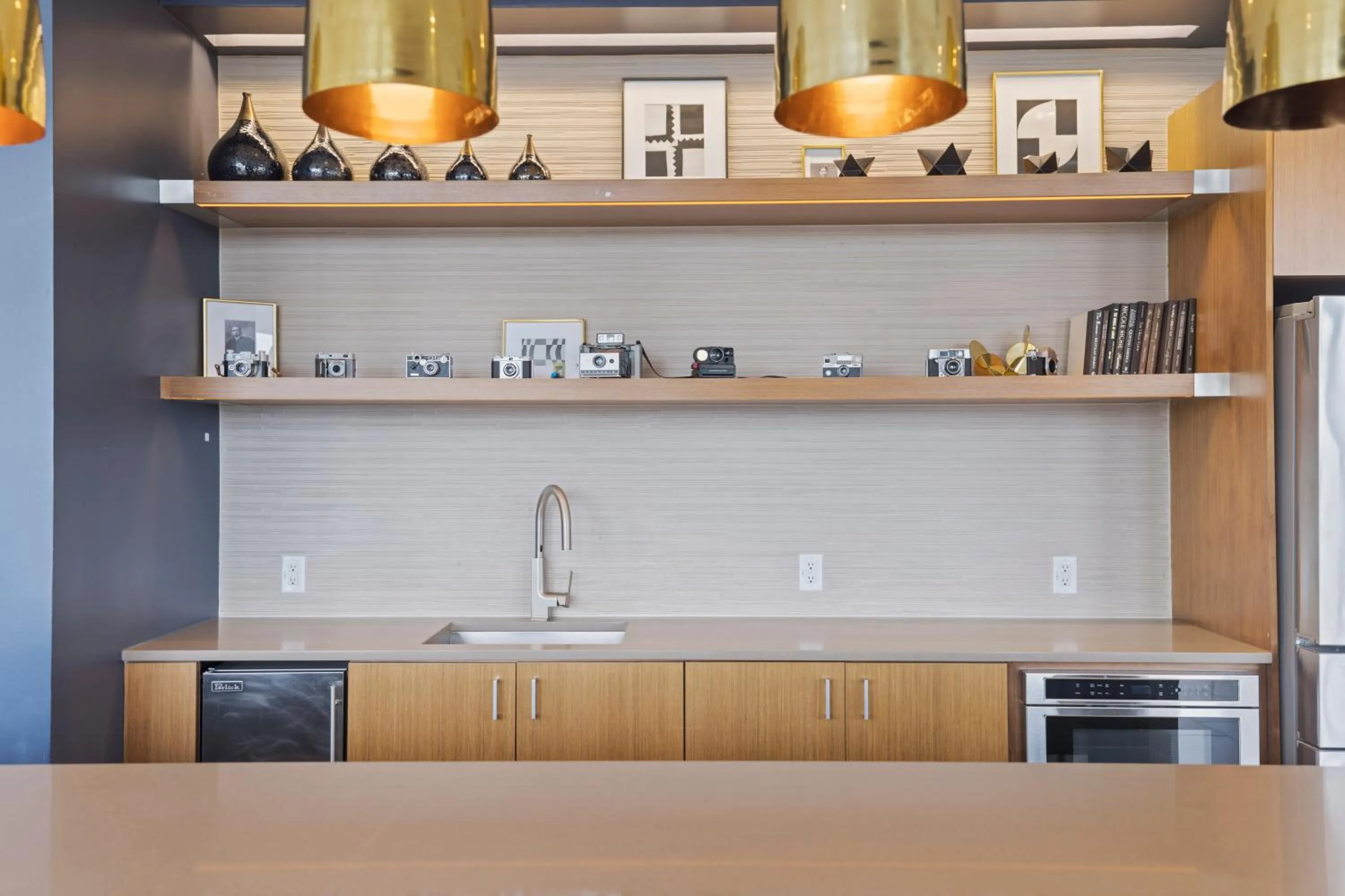 Lounge or bar in Placemakr Marymount Ballston