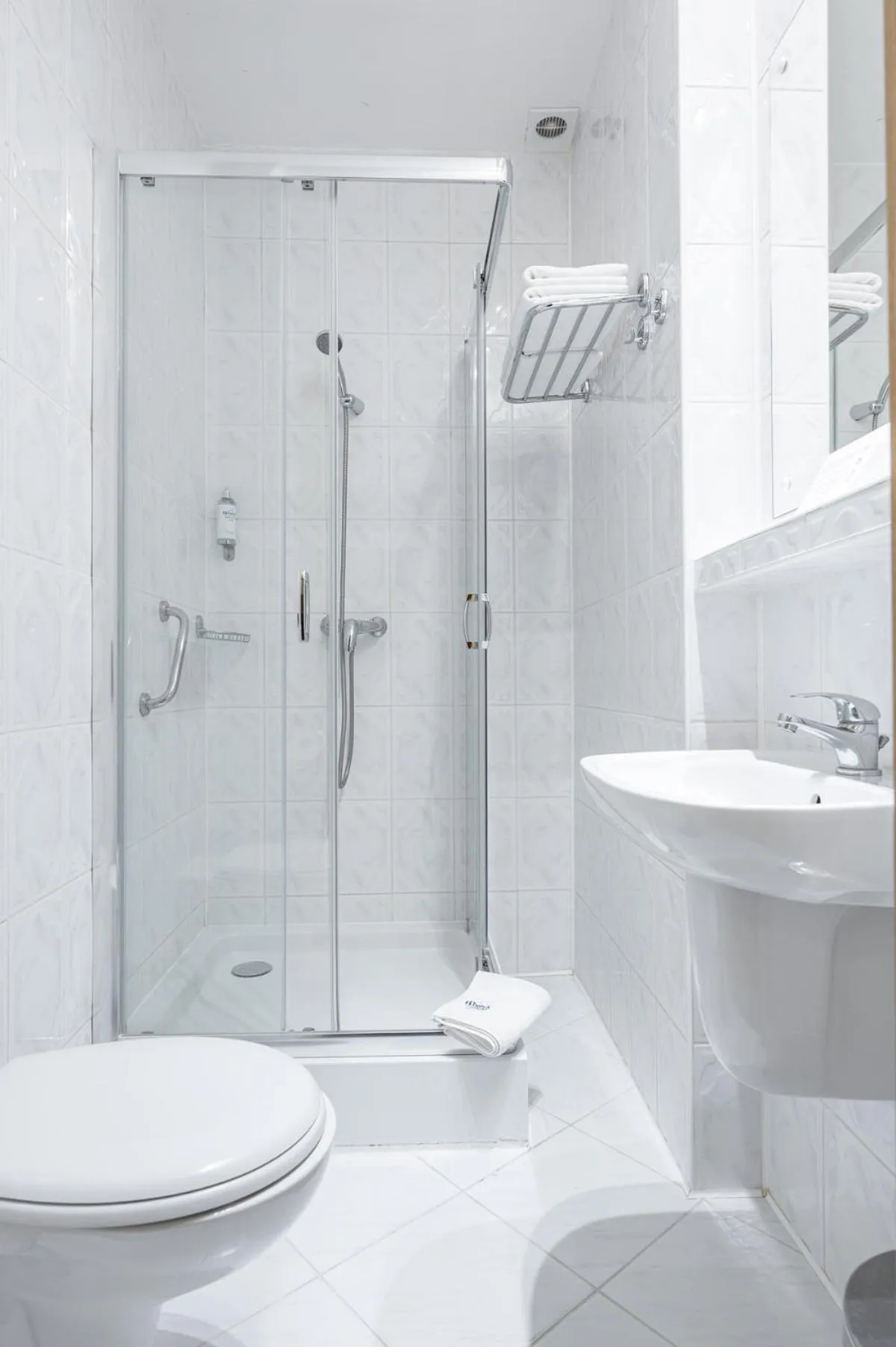 Shower in Hotel Wodnik