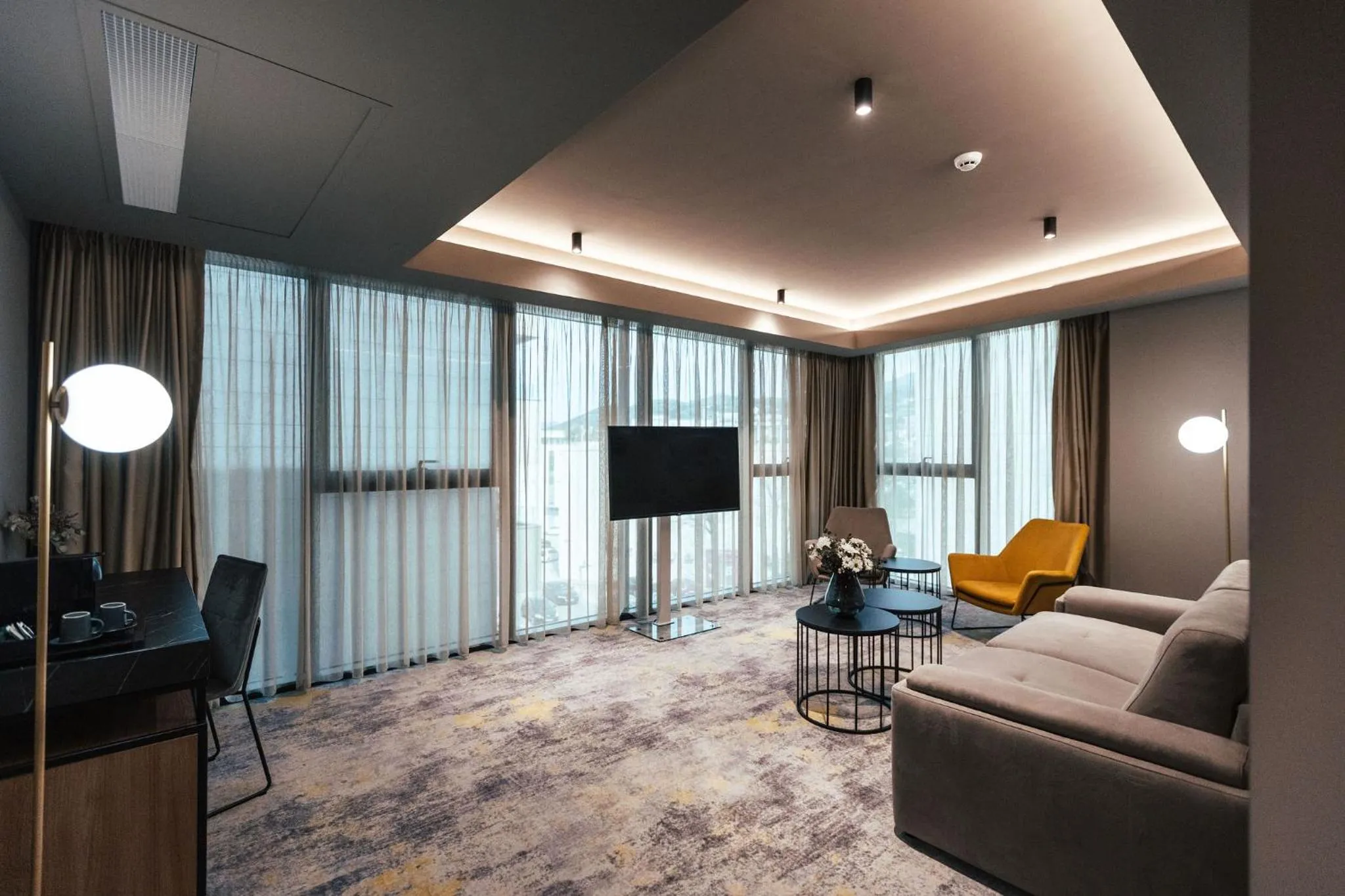 Seating area, Bed in City Hotel Dubrovnik