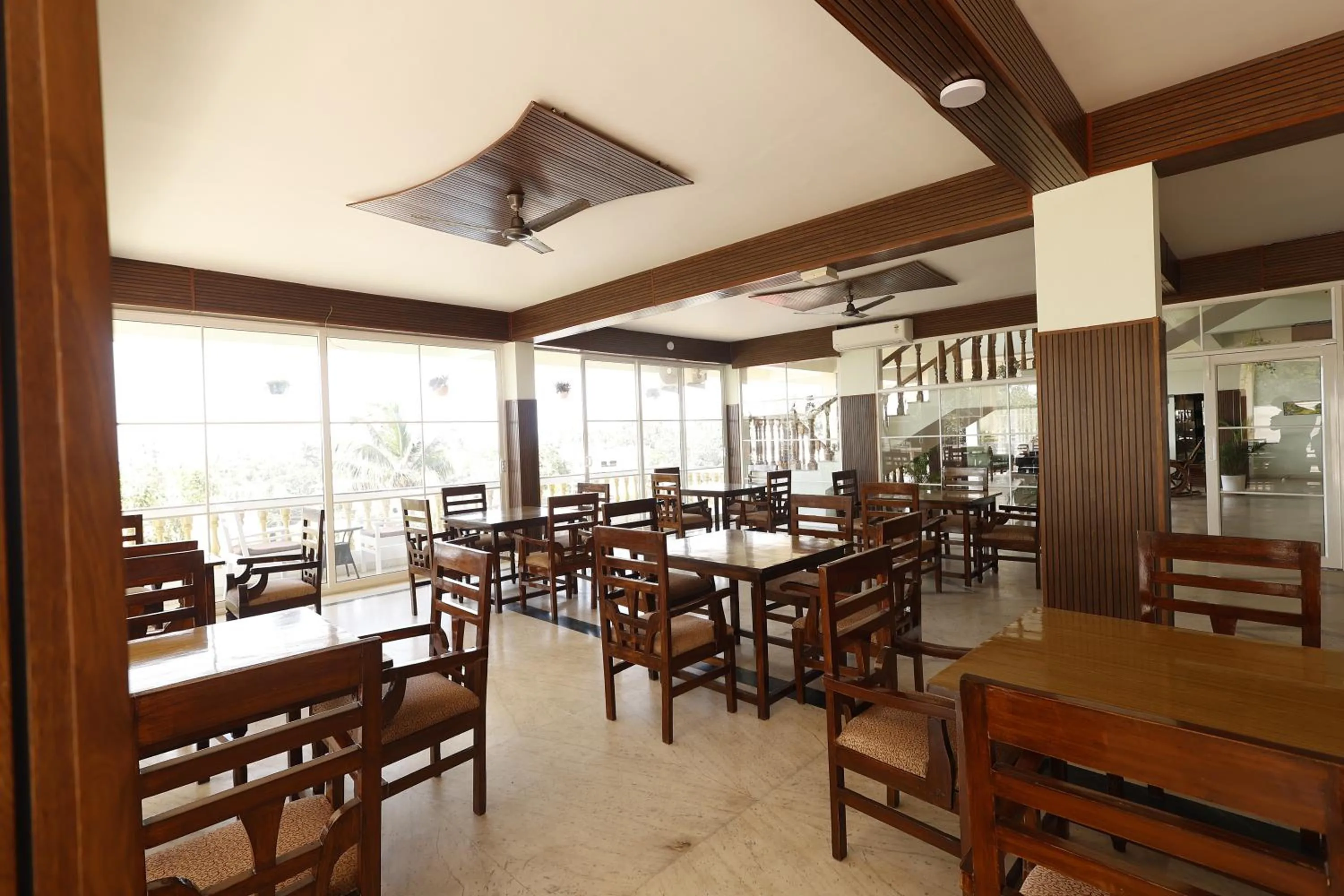 Restaurant/places to eat in SPARV Aulakhs Resort