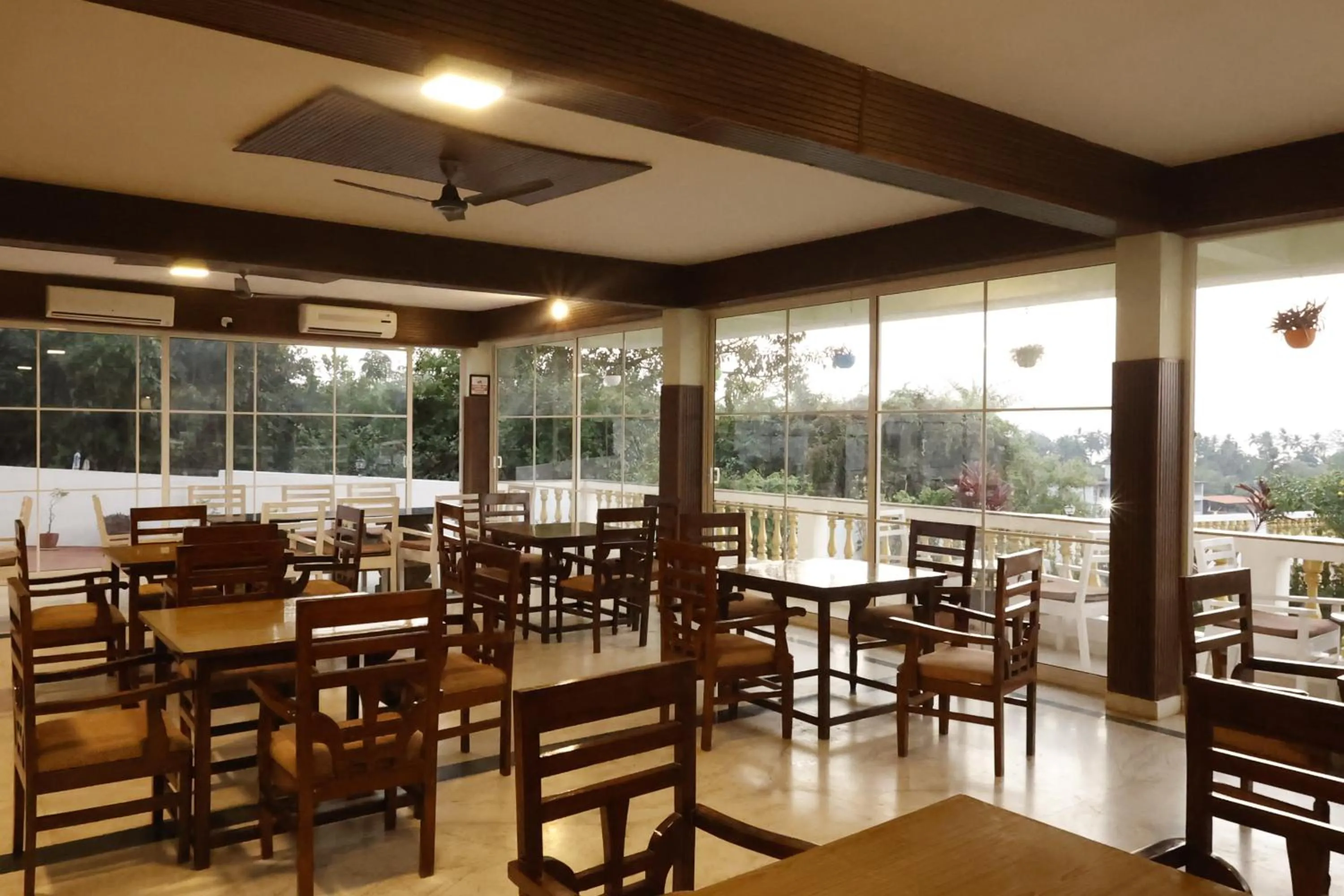 Restaurant/places to eat in SPARV Aulakhs Resort