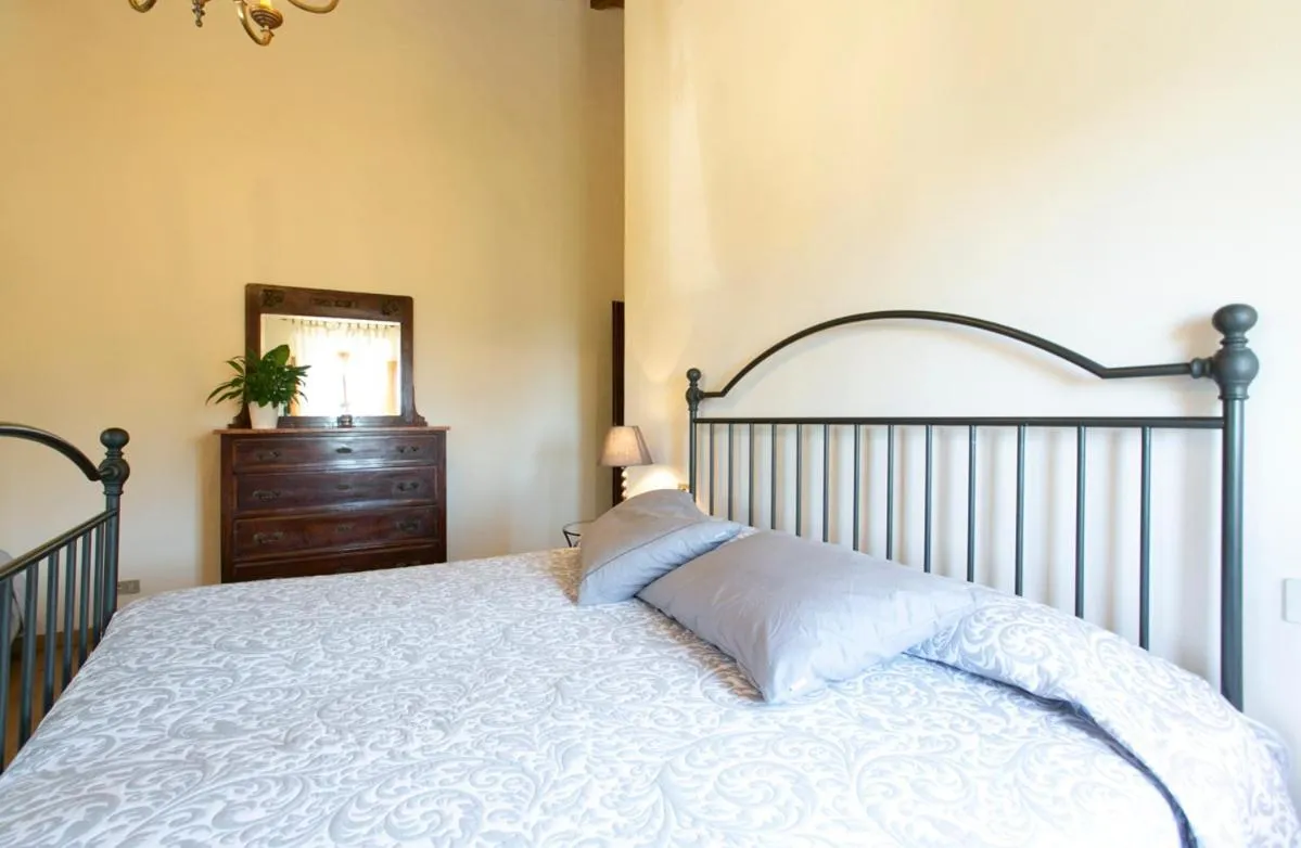Photo of the whole room, Bed in Le Fonti A San Giorgio