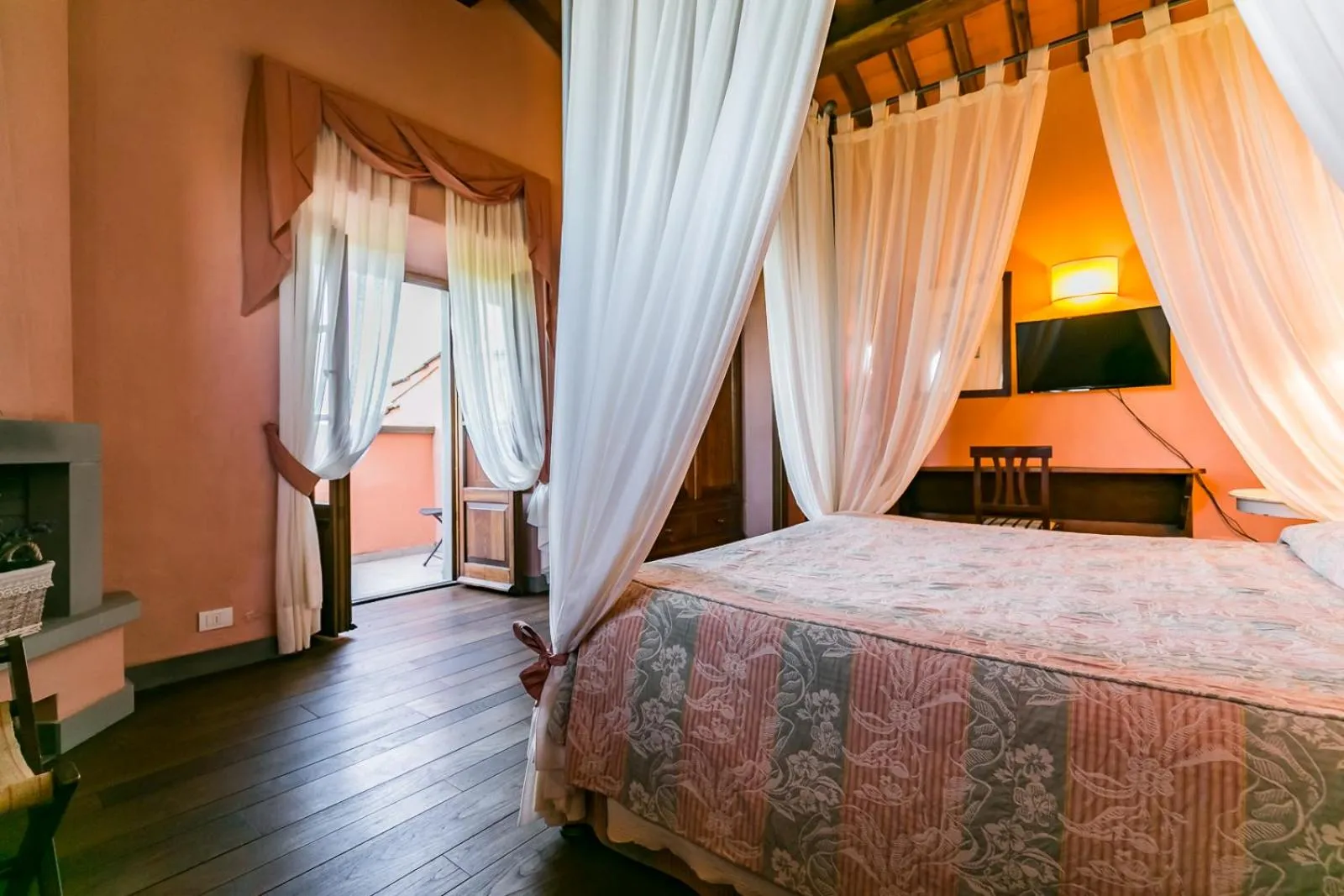 Photo of the whole room, Bed in Le Fonti A San Giorgio