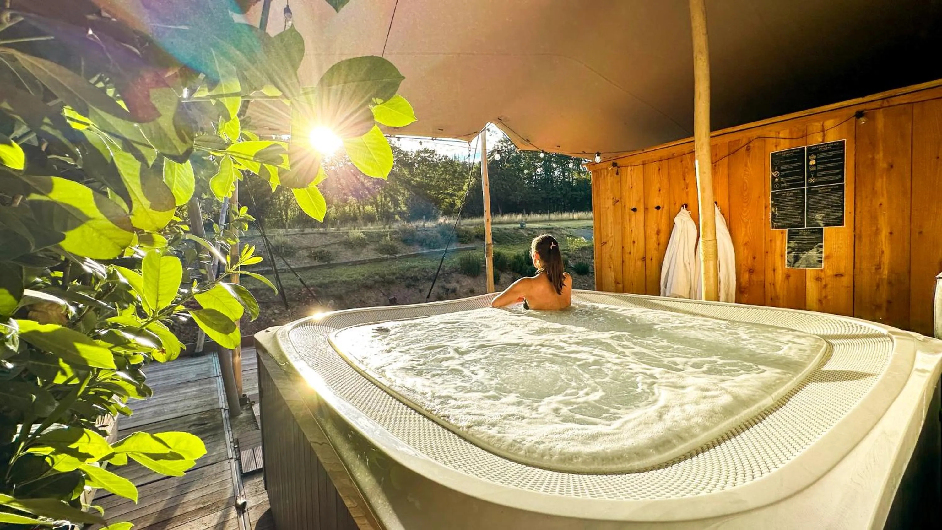 Hot Tub in Le Domaine de Bra