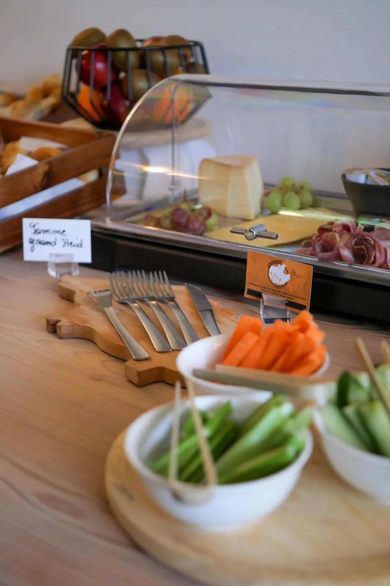 Buffet breakfast in Le Domaine de Bra