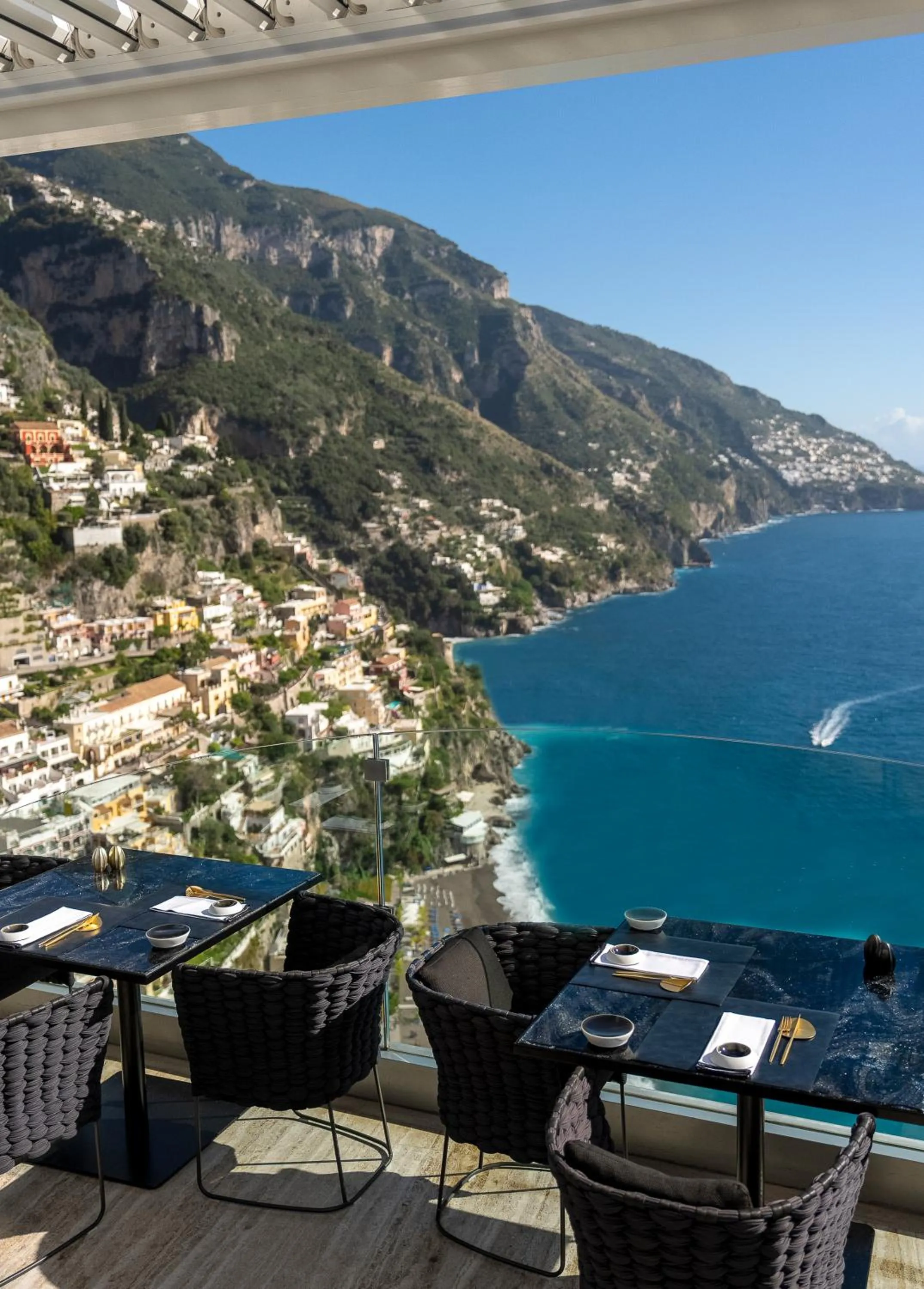 Restaurant/places to eat in Hotel Villa Franca