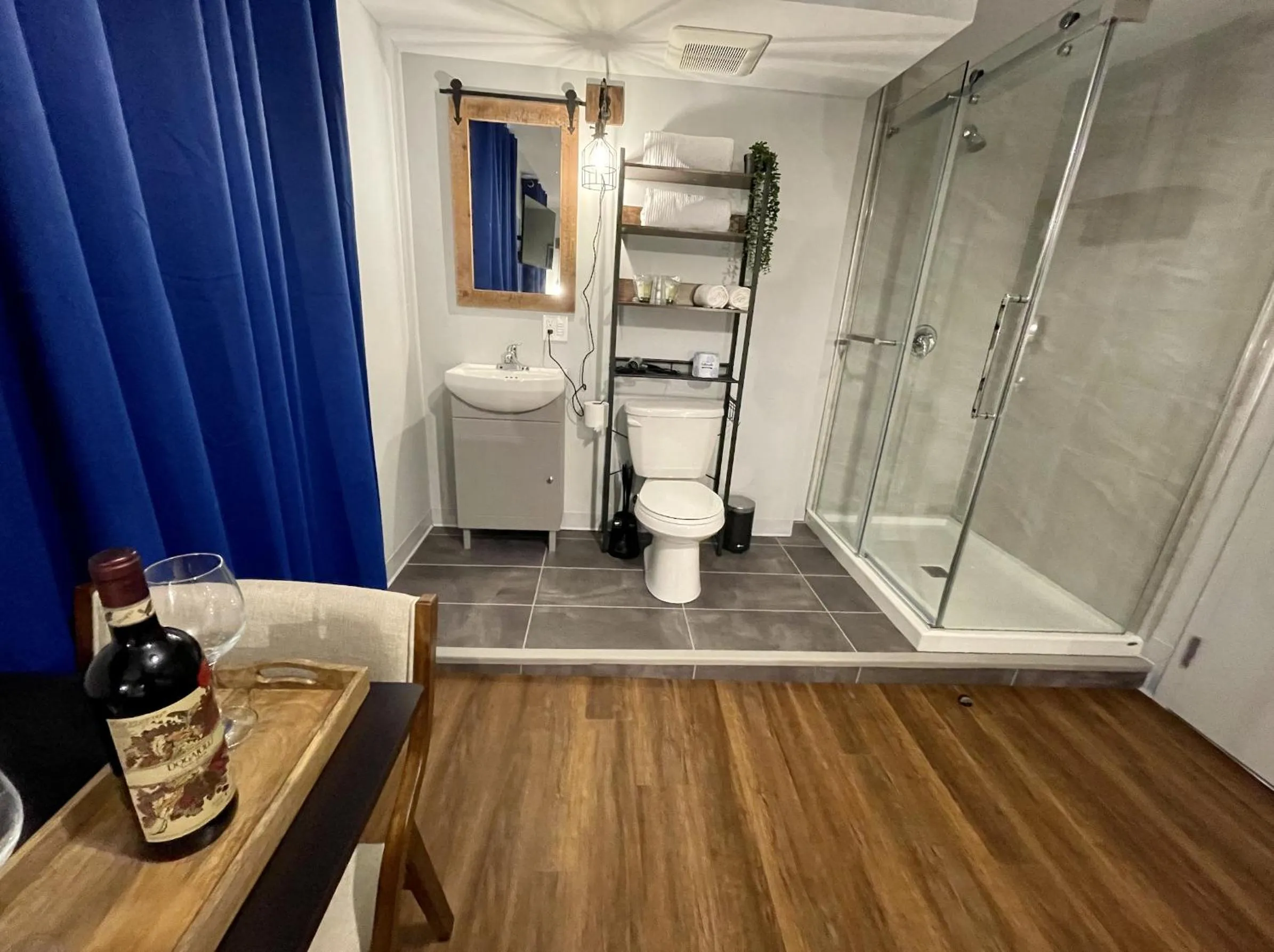 Toilet in Grand Central Hotel Richmond