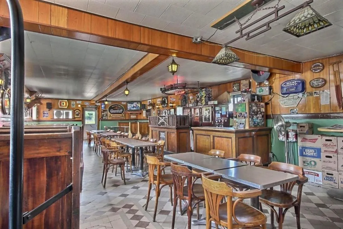 Lounge or bar in Grand Central Hotel Richmond