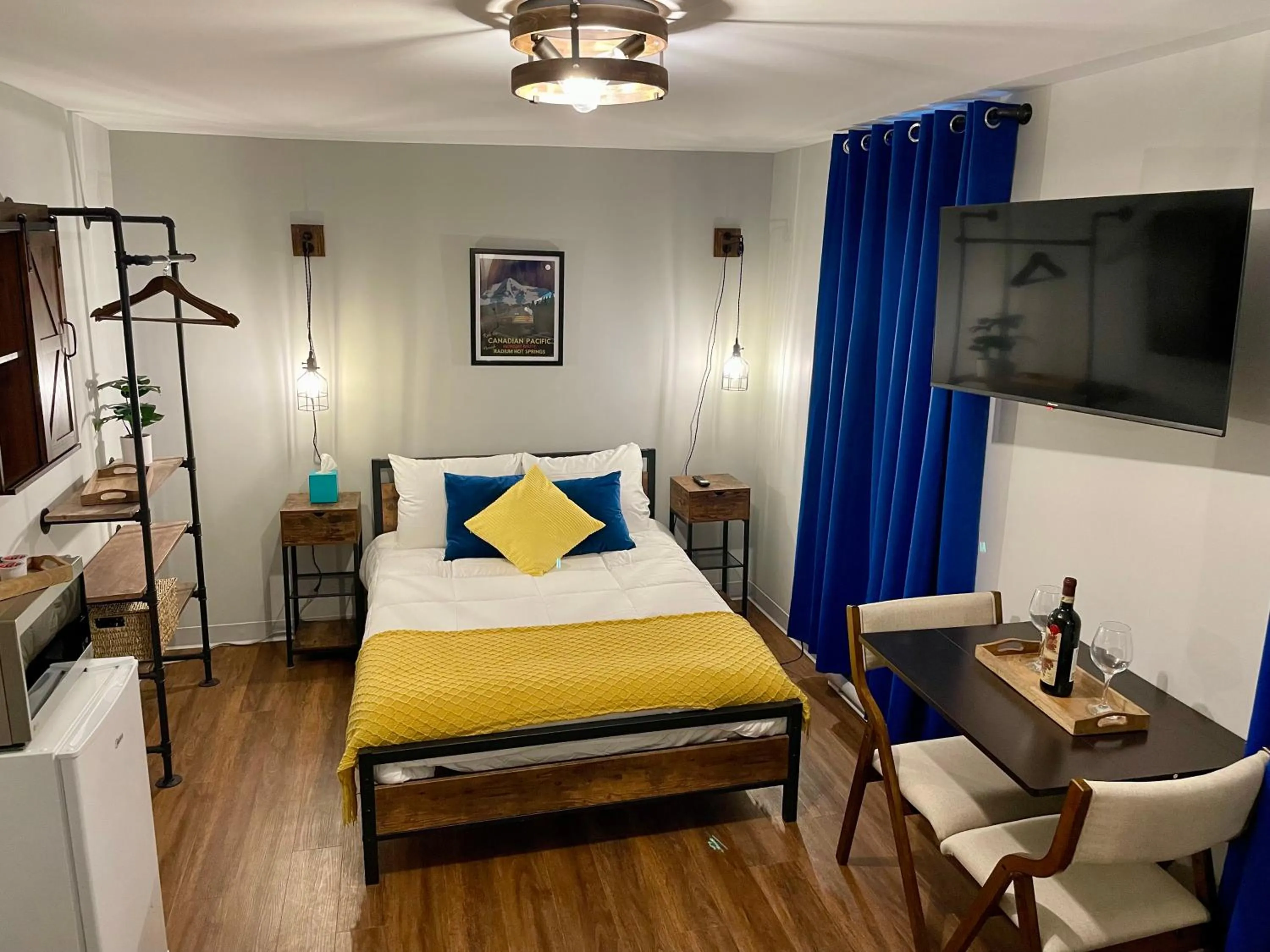 Photo of the whole room, Bed in Grand Central Hotel Richmond