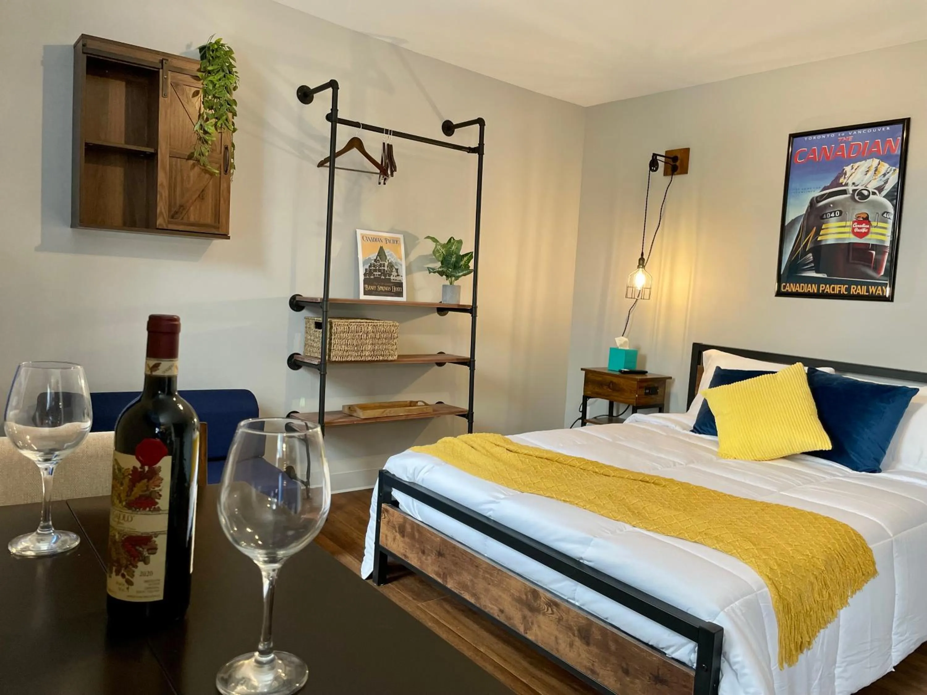 Photo of the whole room, Bed in Grand Central Hotel Richmond