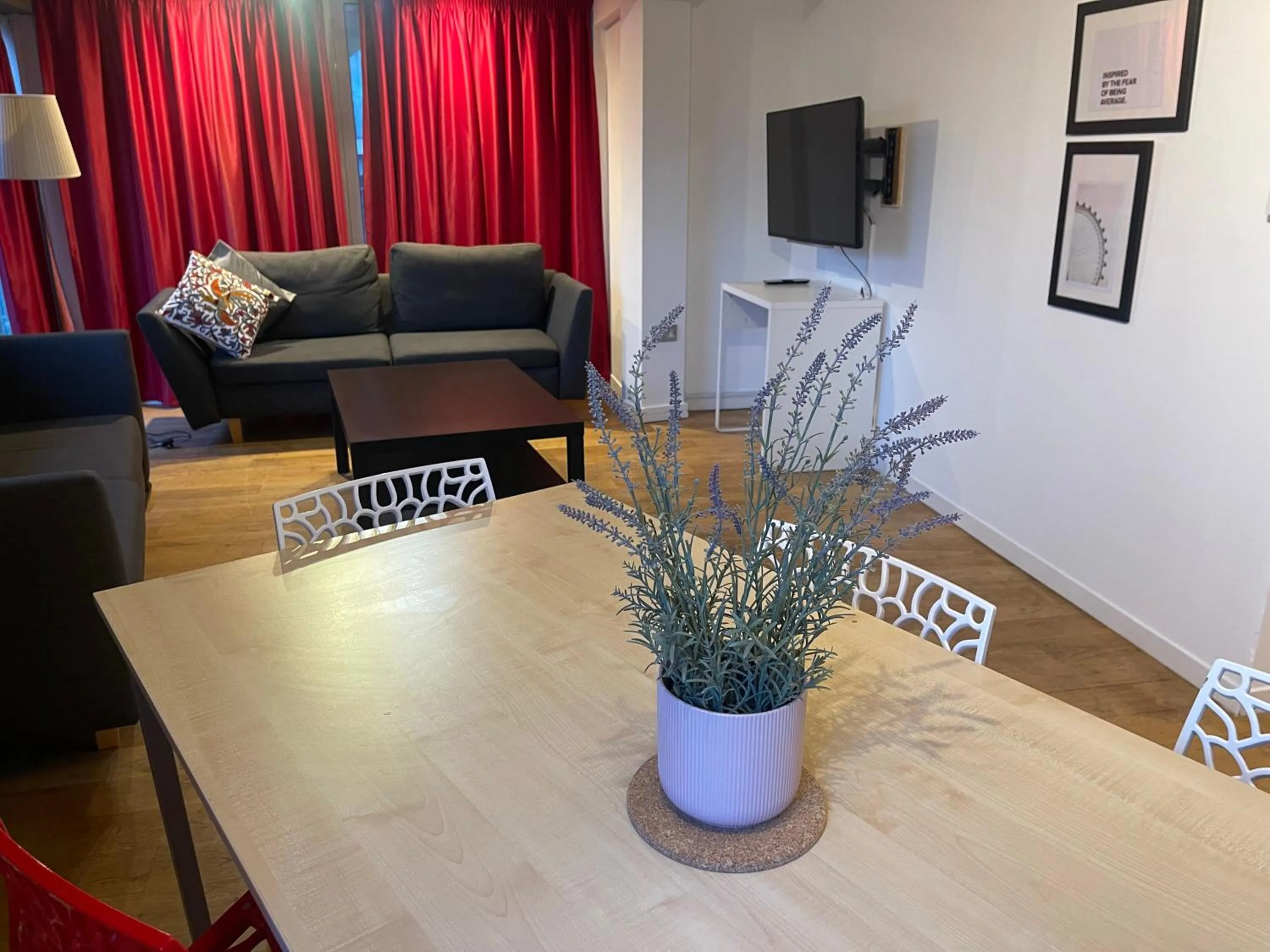 TV and multimedia in 62-66 Farringdon Apartments