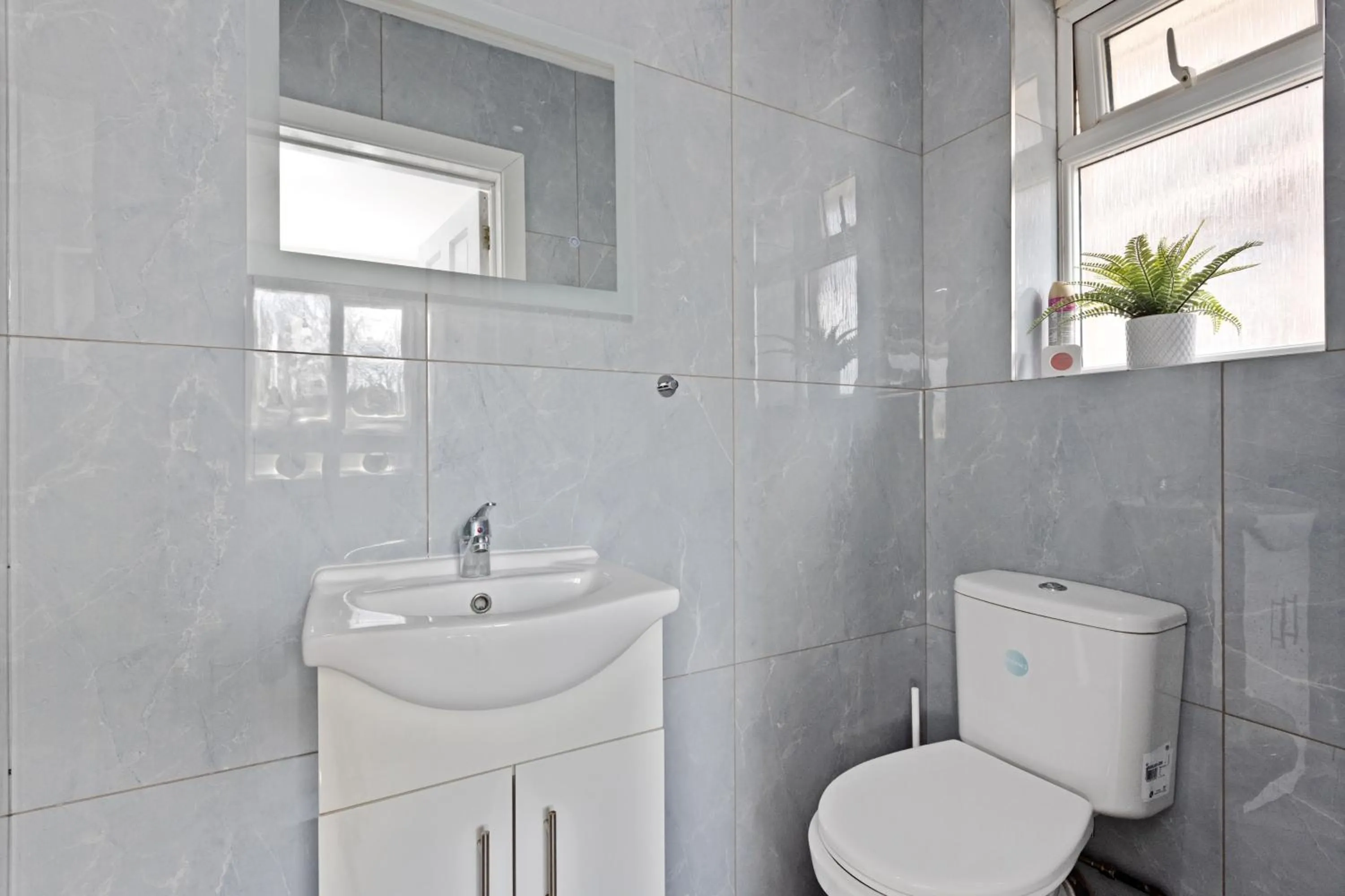 Apartment - Sleeps 5 & Free Parking