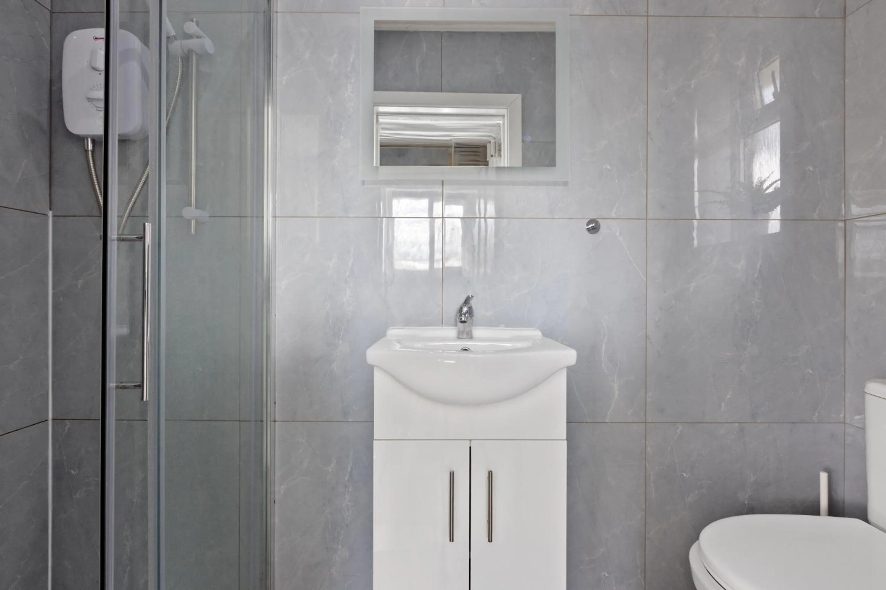 Apartment - Sleeps 5 & Free Parking