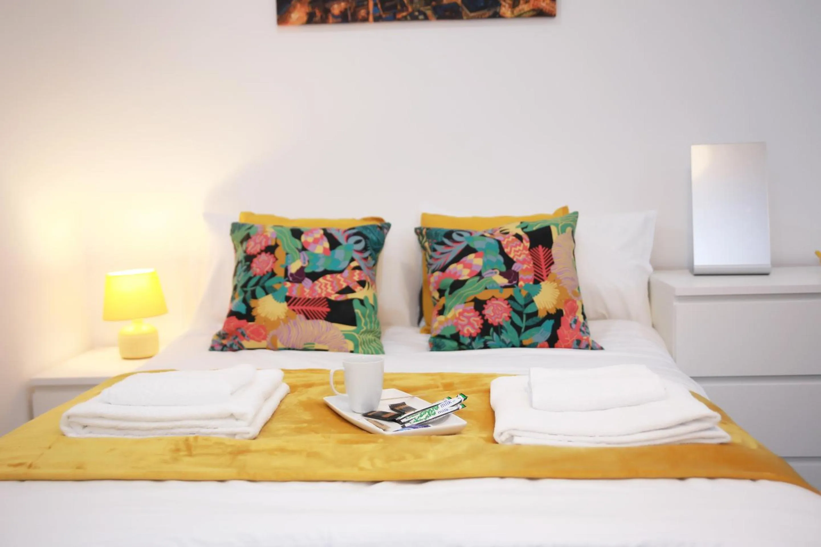 Bathroom, Bed in South Harrow Apartment