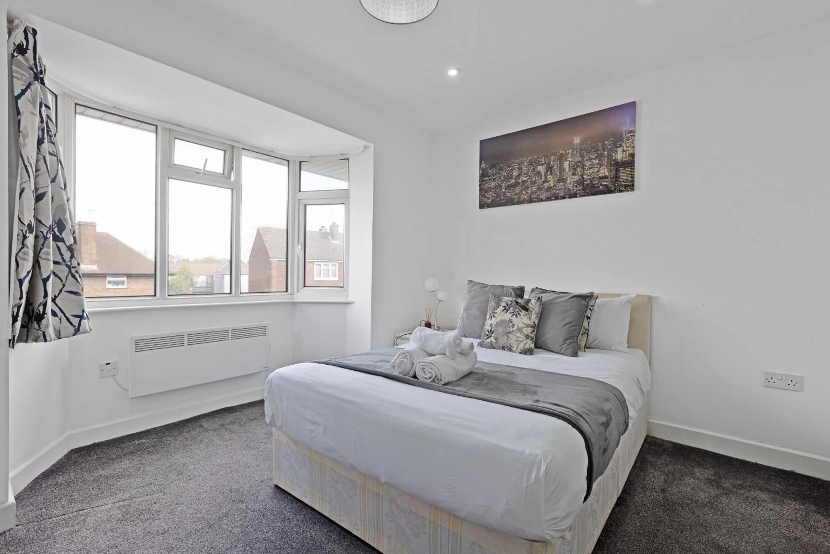 Bedroom, Bed in South Harrow Apartment