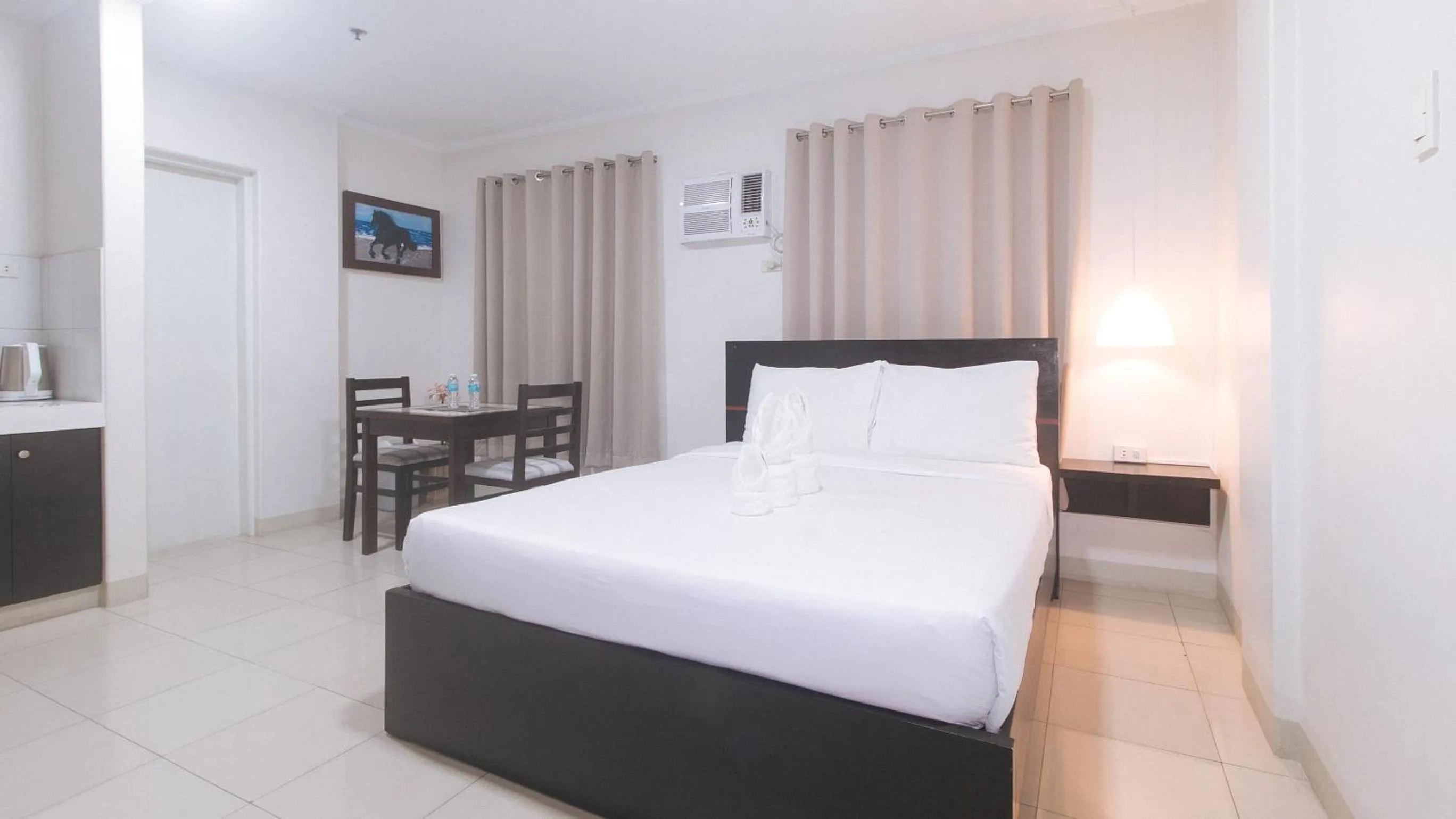 Bed in UrbanView at Evangelista Street Makati