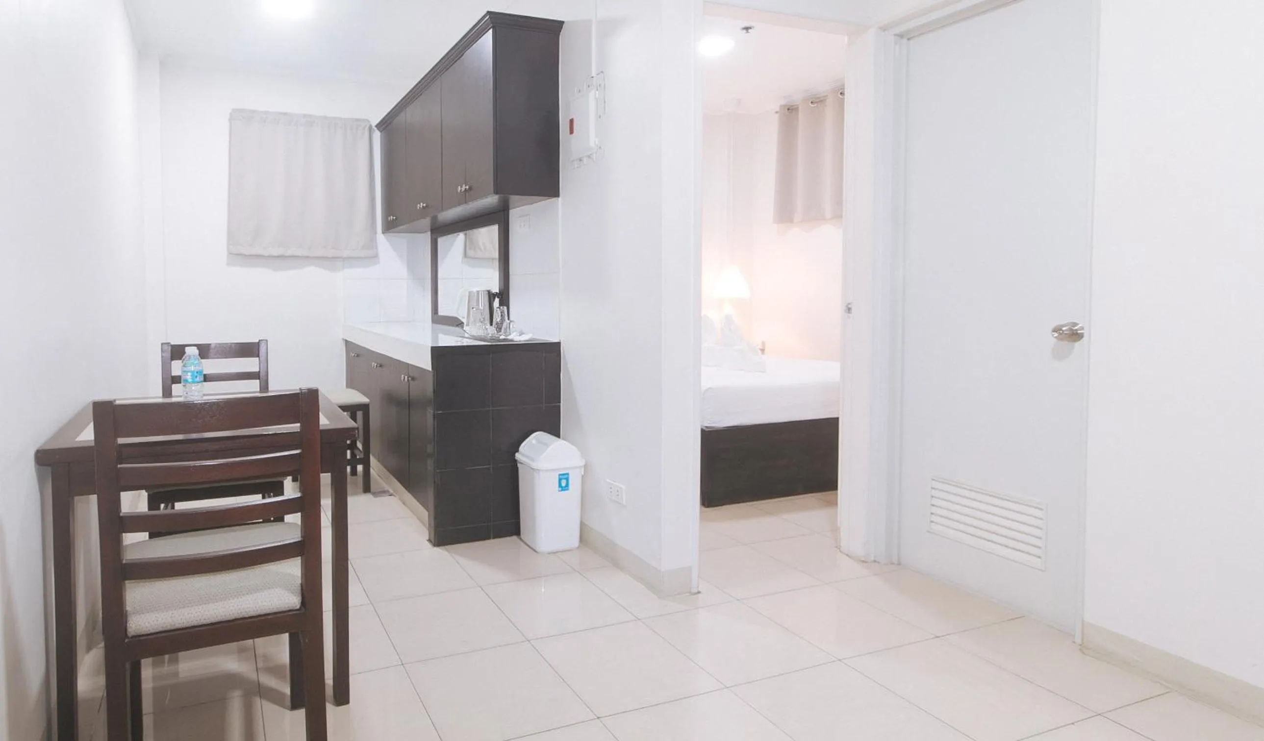 TV and multimedia, Bed in UrbanView at Evangelista Street Makati