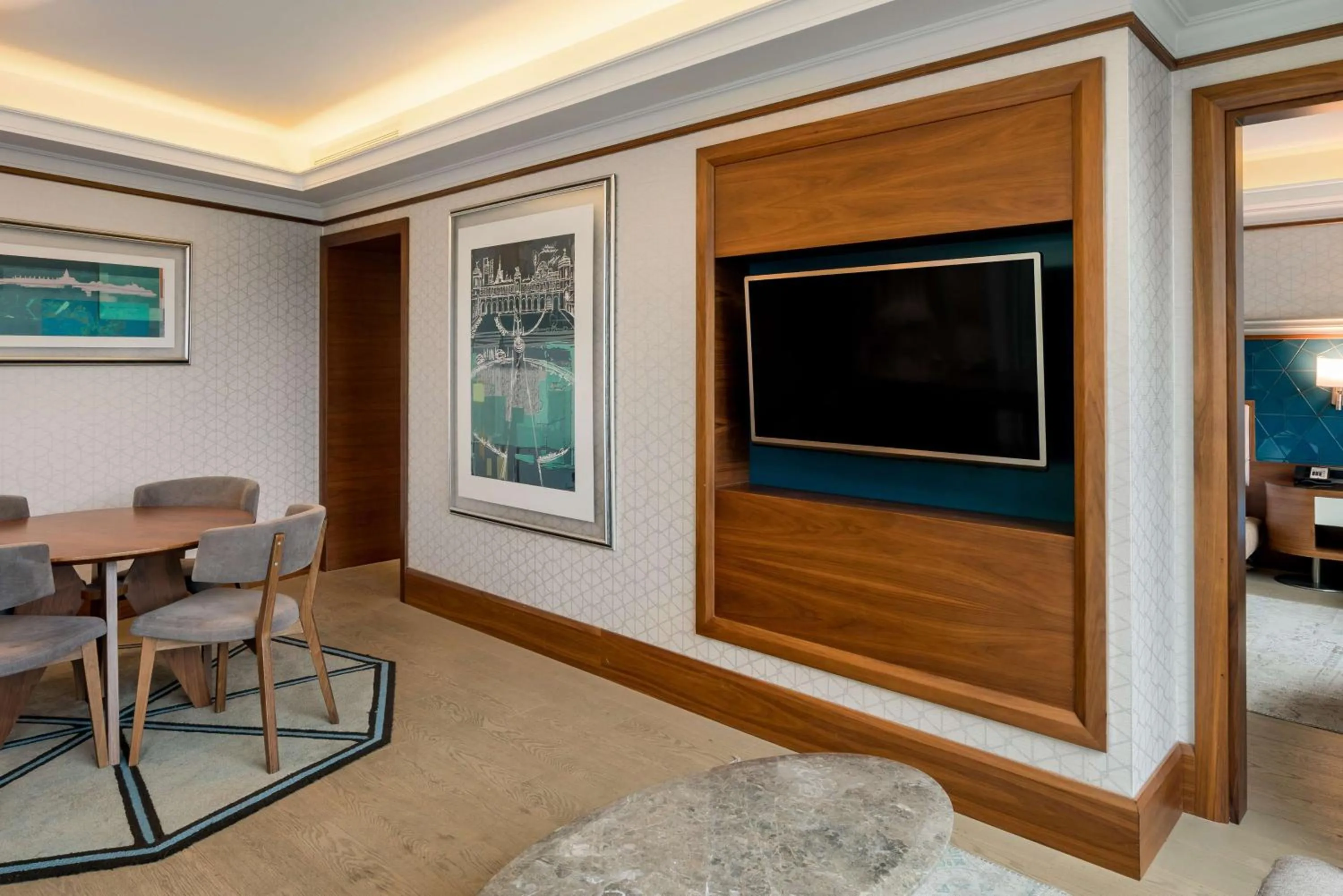 TV and multimedia in Radisson Blu Bosphorus Hotel