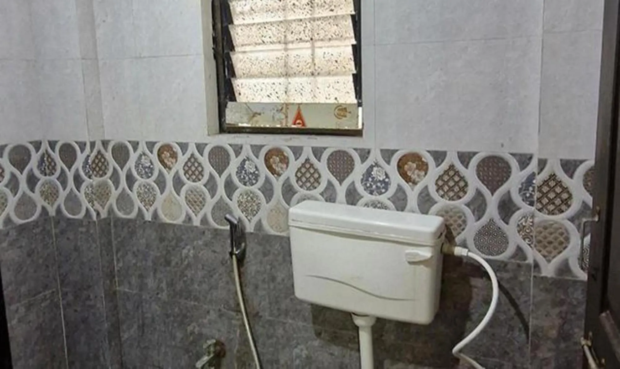 Bathroom in Via White House I