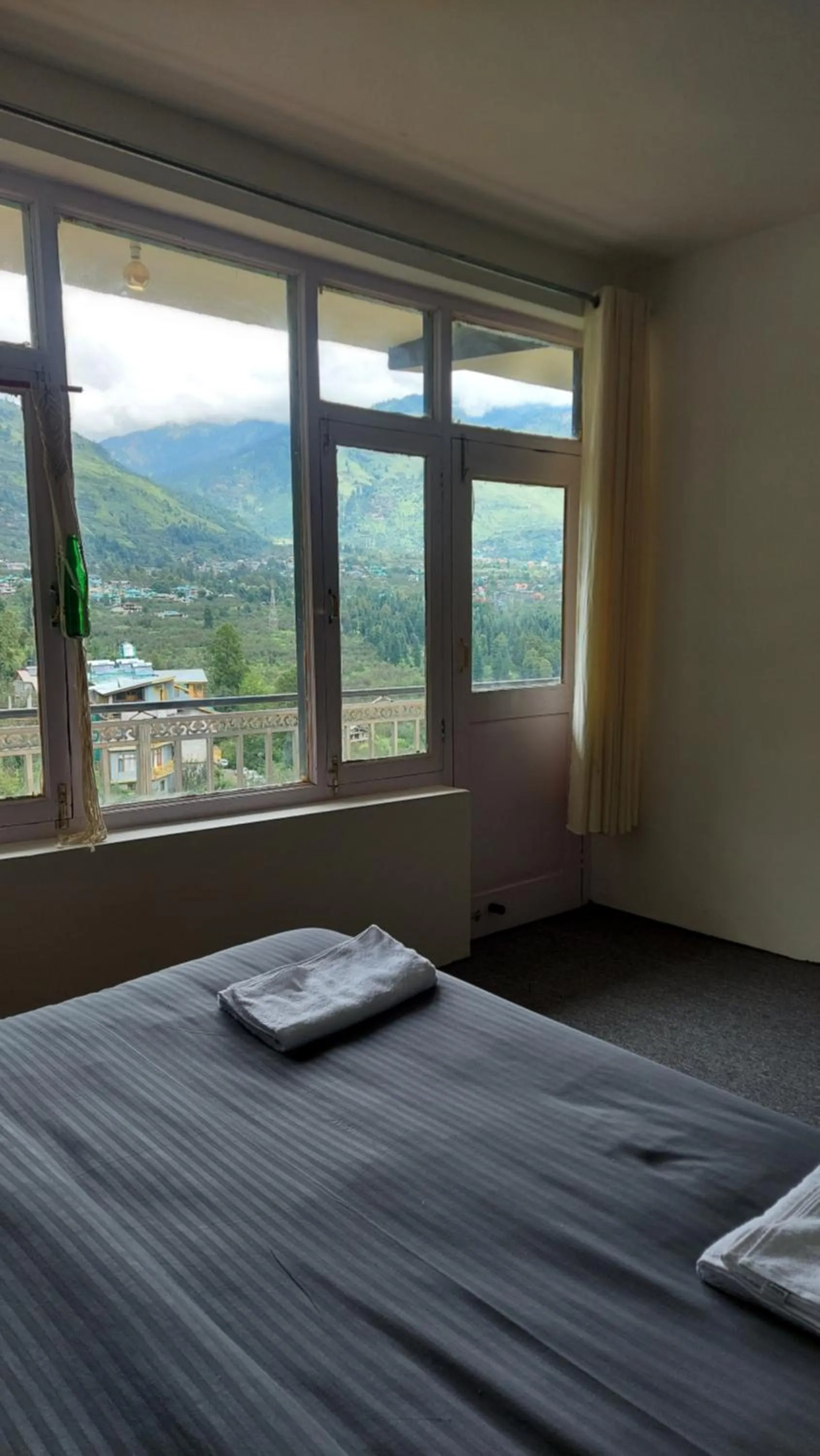 Mountain view, Bed in La Heim Hostels